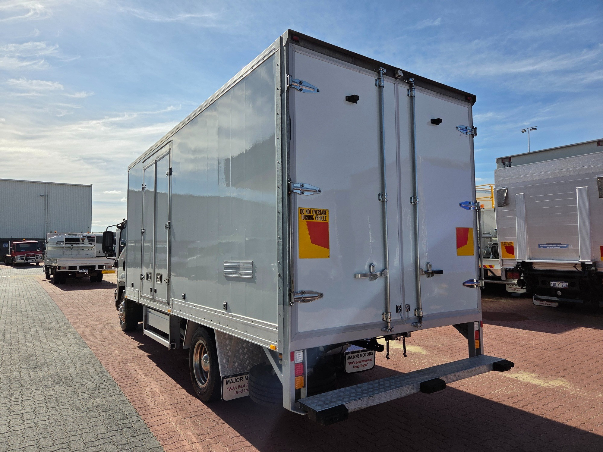 2019 ISUZU FSD F MY18 140/120-260 (LWB) 6 SP AUTOMATIC REFRIGERATED TRUCK