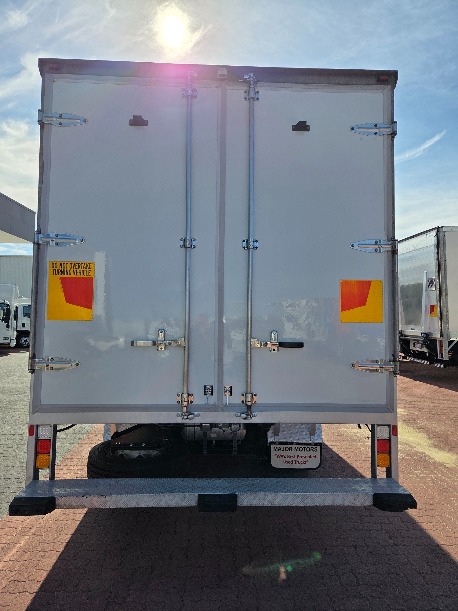2019 ISUZU FSD F MY18 140/120-260 (LWB) 6 SP AUTOMATIC REFRIGERATED TRUCK