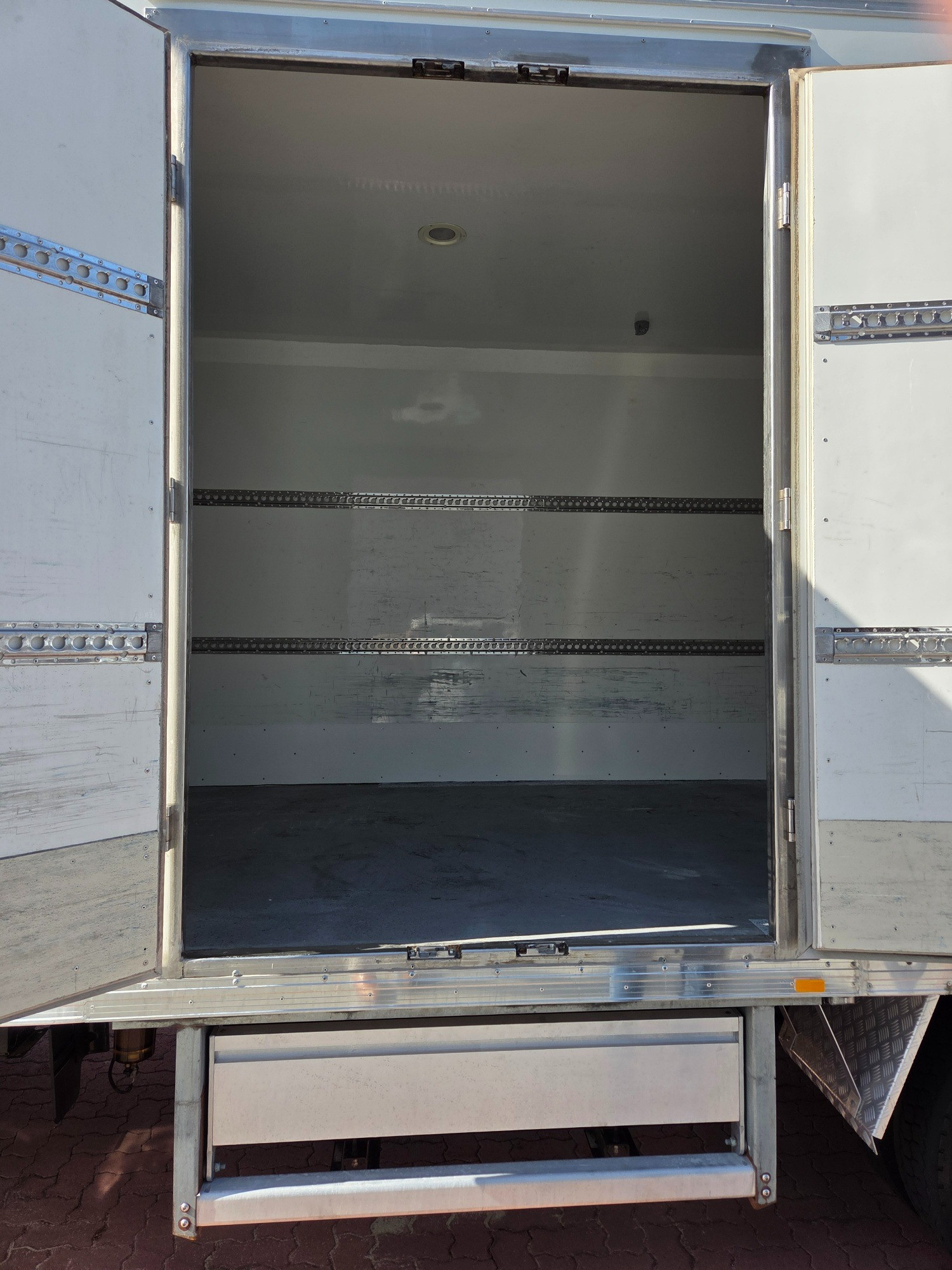 2019 ISUZU FSD F MY18 140/120-260 (LWB) 6 SP AUTOMATIC REFRIGERATED TRUCK