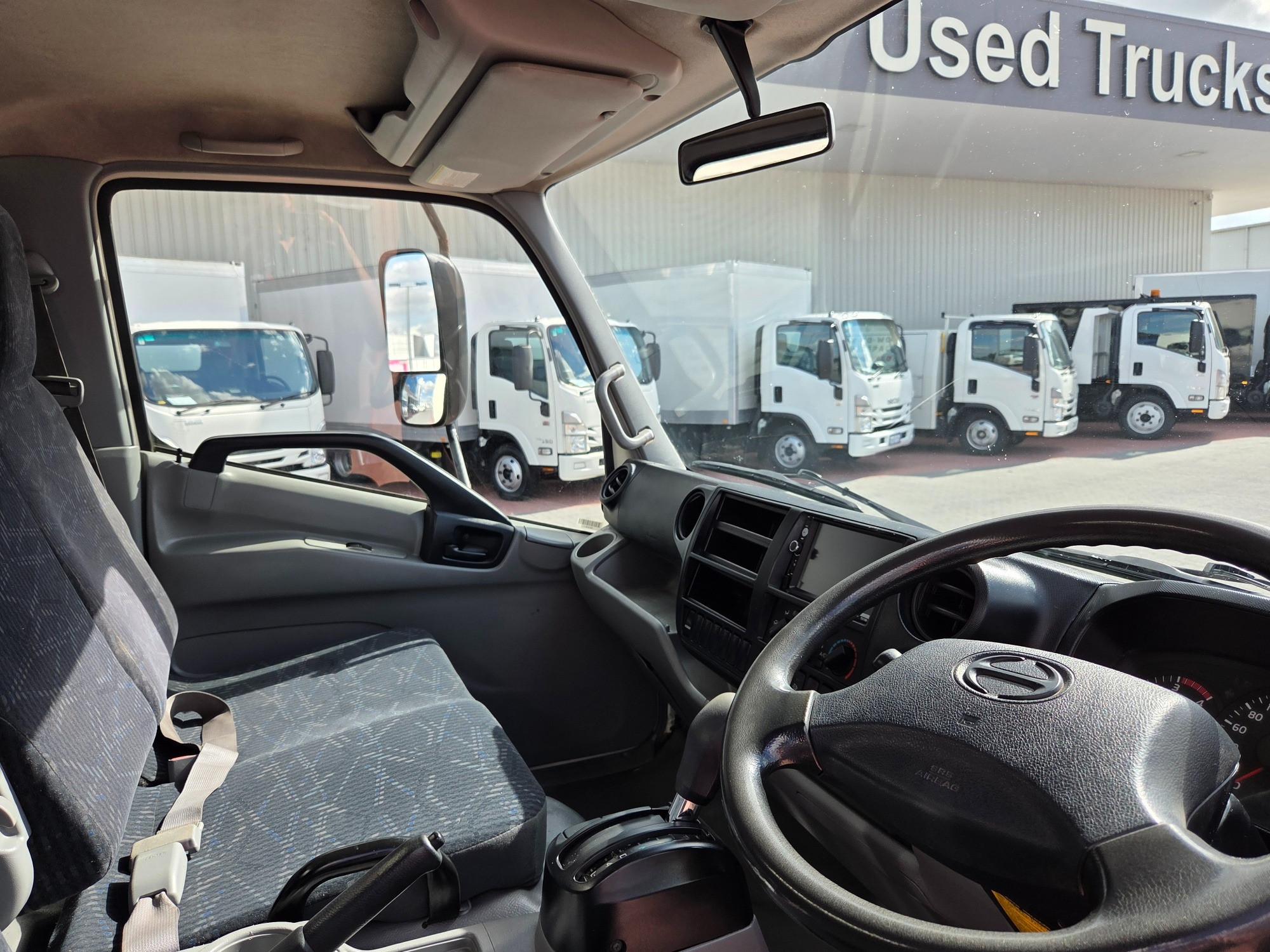 2013 HINO 300 XZU710R 616 AUTO MWB 6 SP AUTOMATIC 6 PALLET TAUTLINER
