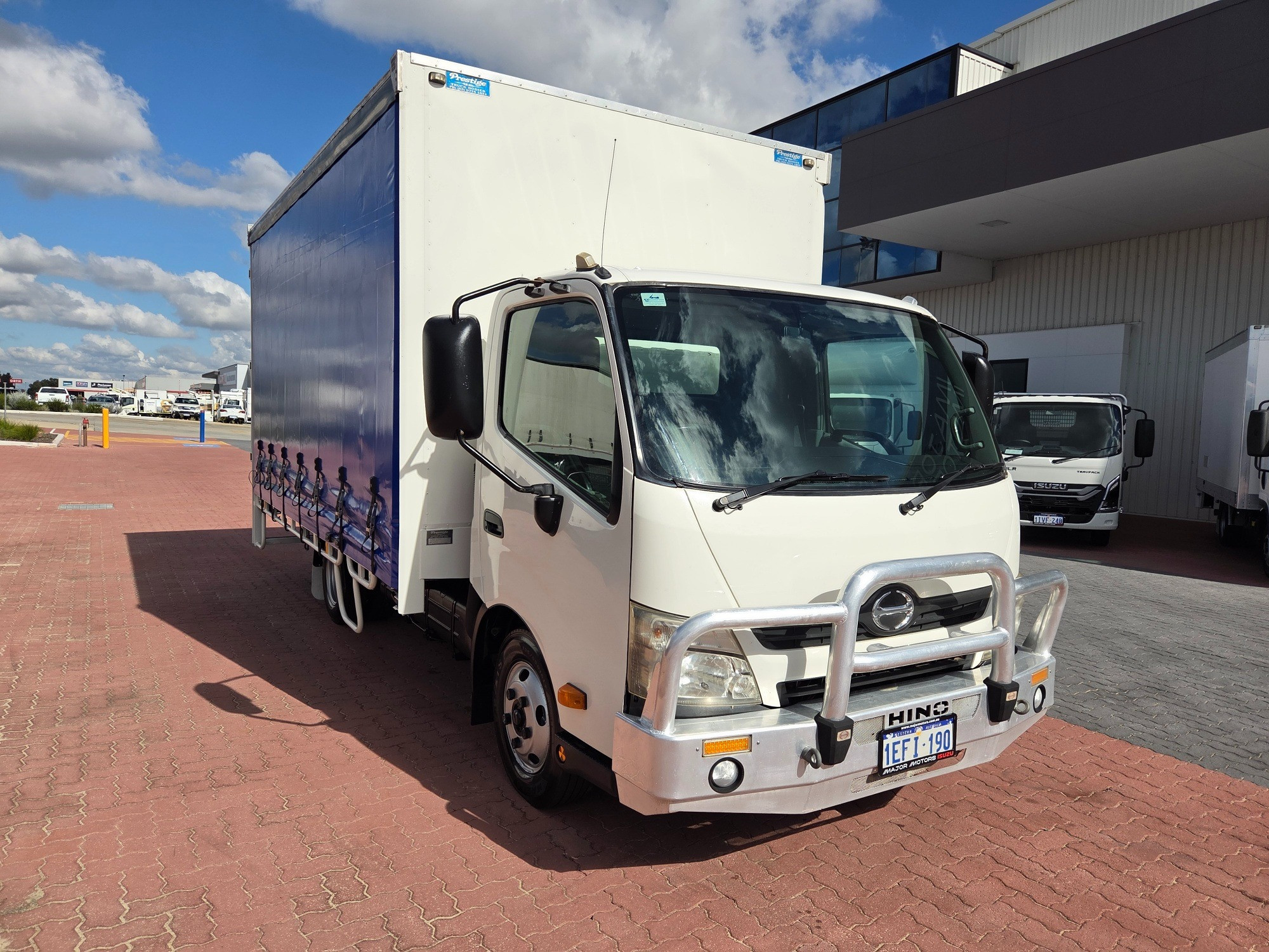 2013 HINO 300 XZU710R 616 AUTO MWB 6 SP AUTOMATIC 6 PALLET TAUTLINER