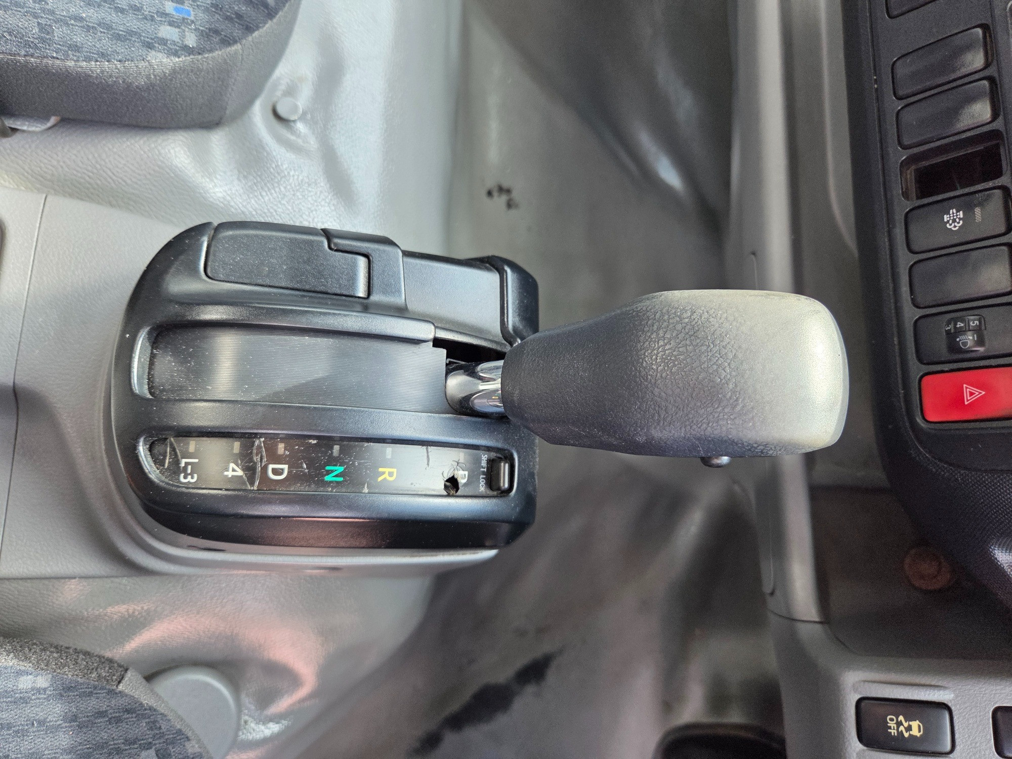 2013 HINO 300 XZU710R 616 AUTO MWB 6 SP AUTOMATIC 6 PALLET TAUTLINER