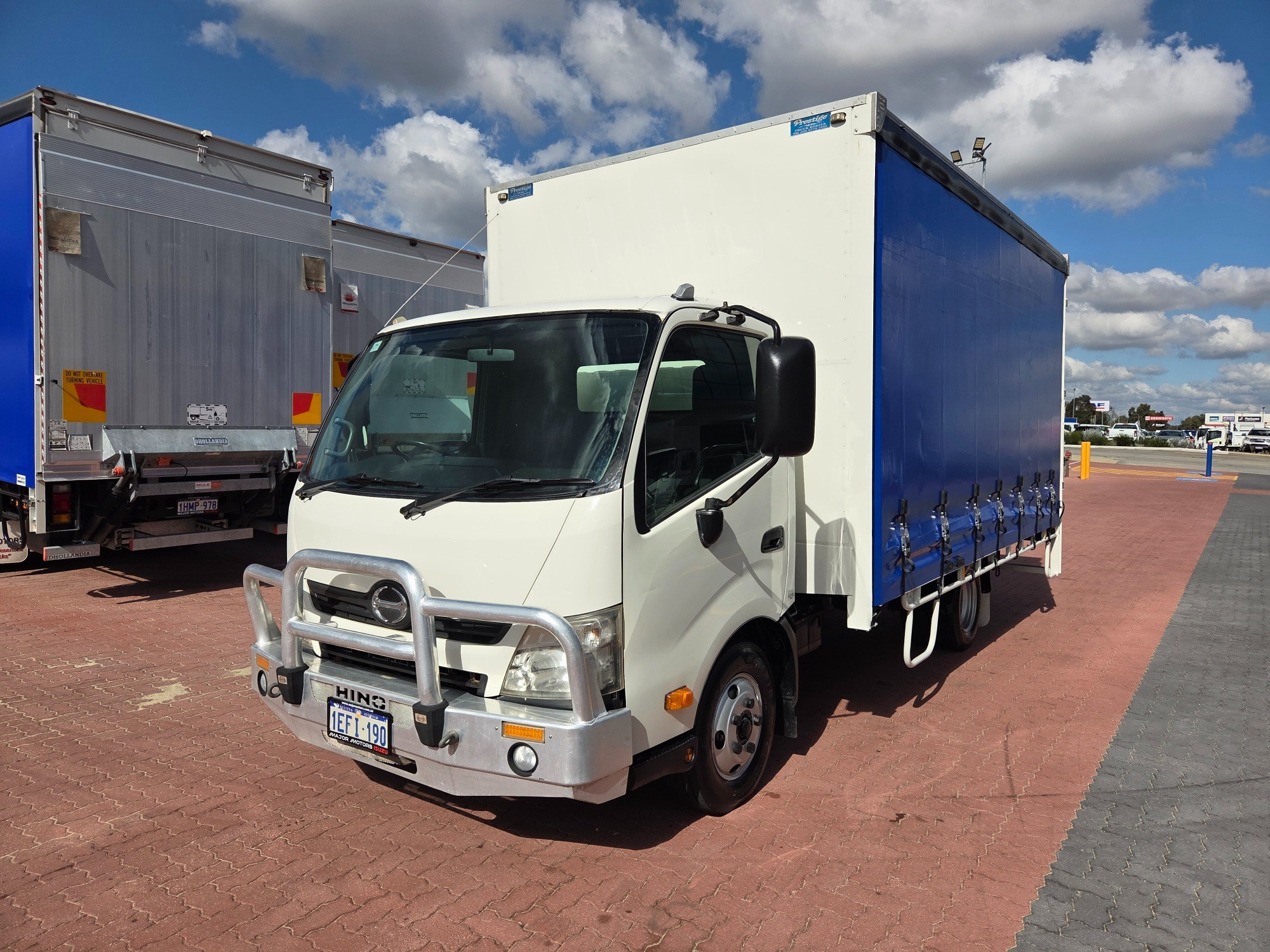 2013 HINO 300 XZU710R 616 AUTO MWB 6 SP AUTOMATIC 6 PALLET TAUTLINER