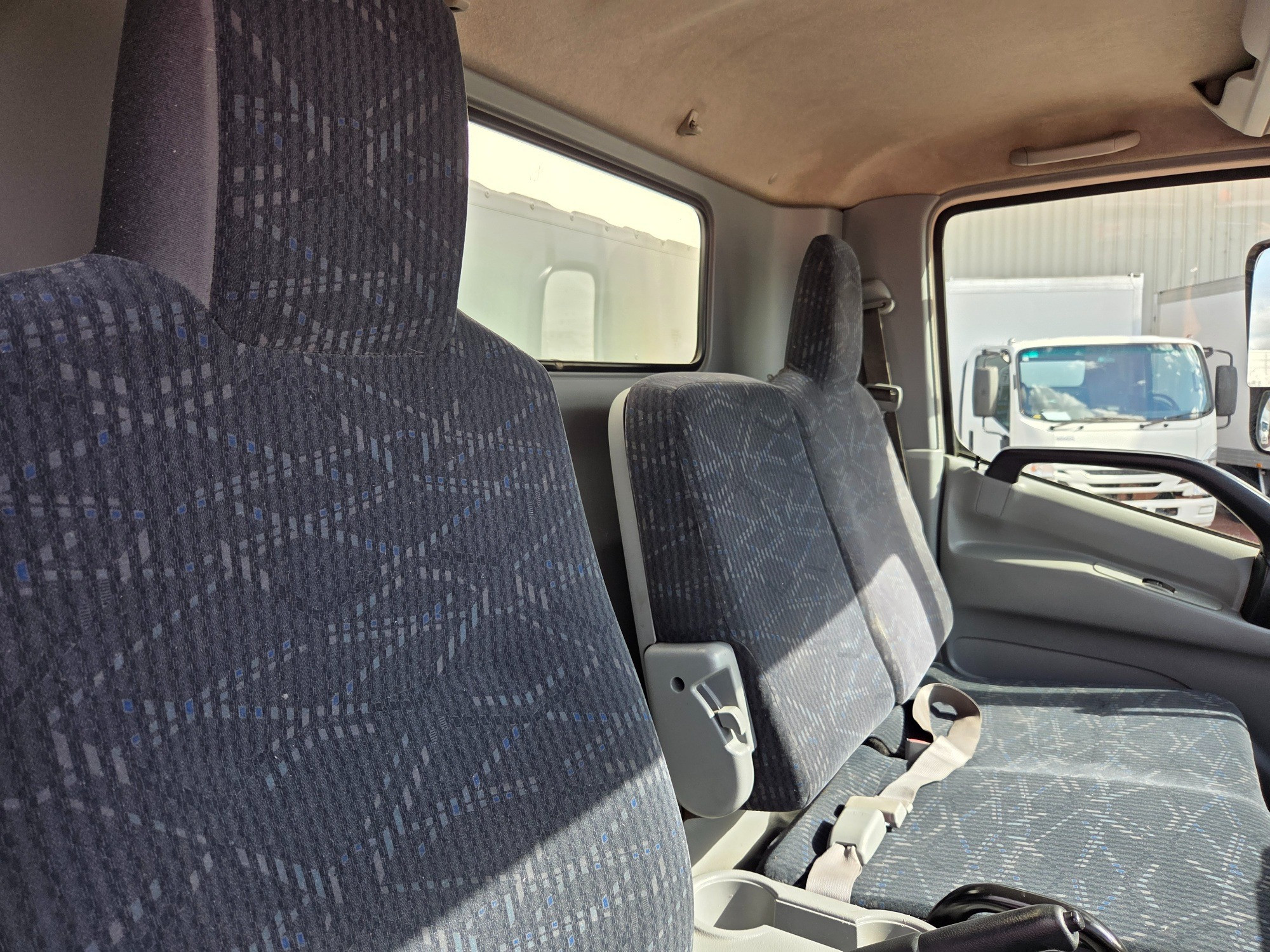 2013 HINO 300 XZU710R 616 AUTO MWB 6 SP AUTOMATIC 6 PALLET TAUTLINER