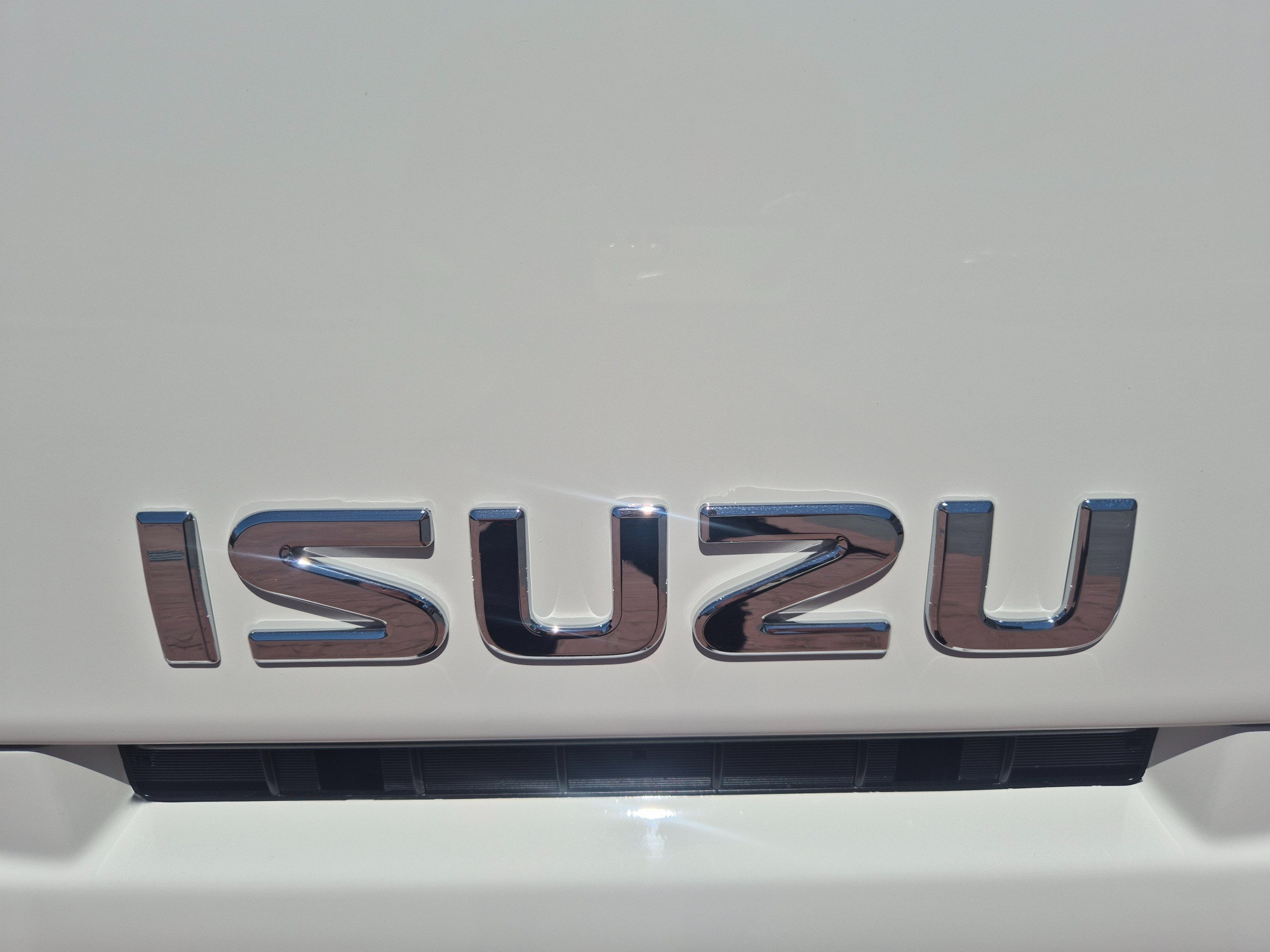 2014 ISUZU NPR 65/45-190 6 SP MANUAL SERVICE BODY