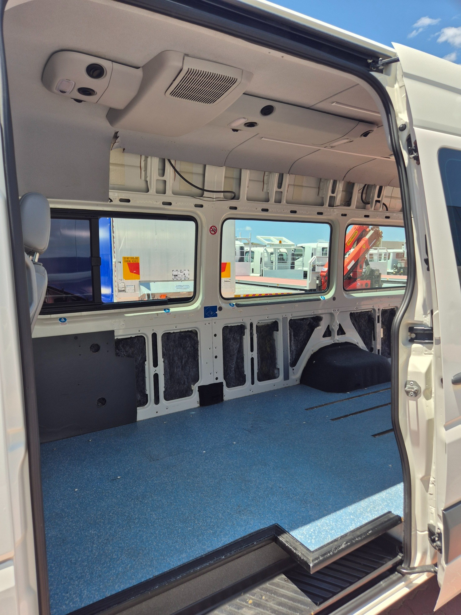 2010 VOLKSWAGEN CRAFTER 2EF1 35 LWB HIGH ROOF 6 SP AUTOMATIC 3D VAN