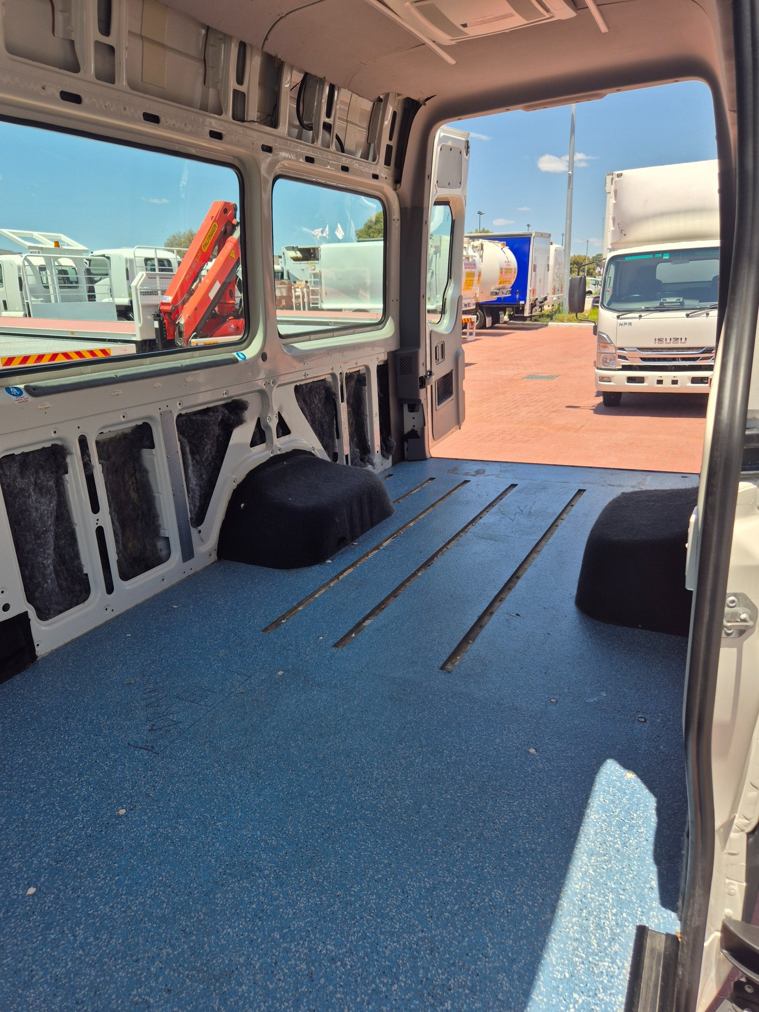 2010 VOLKSWAGEN CRAFTER 2EF1 35 LWB HIGH ROOF 6 SP AUTOMATIC 3D VAN