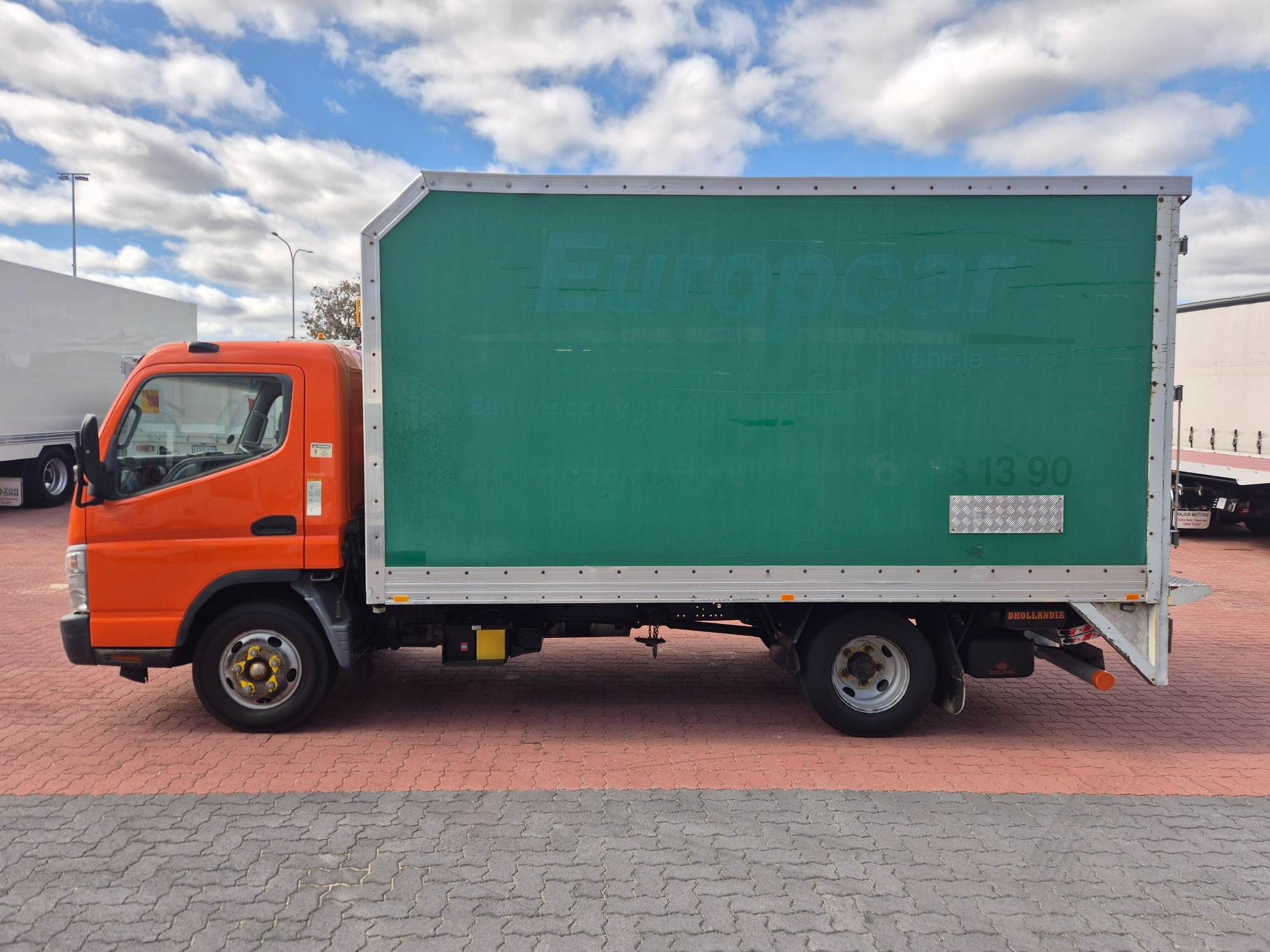 2003 MITSUBISHI FUSO CANTER MWB 5 SP MANUAL VAN & TAIL LIFT