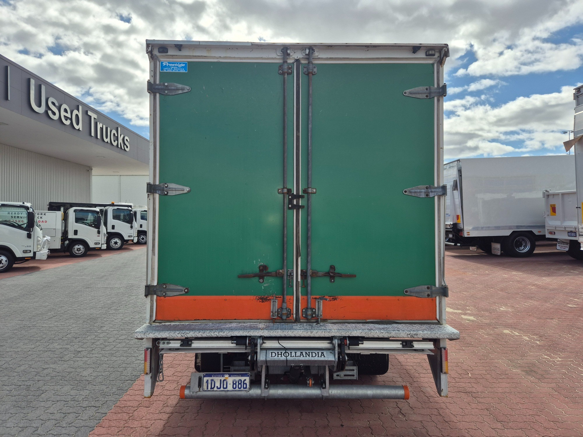 2003 MITSUBISHI FUSO CANTER MWB 5 SP MANUAL VAN & TAIL LIFT