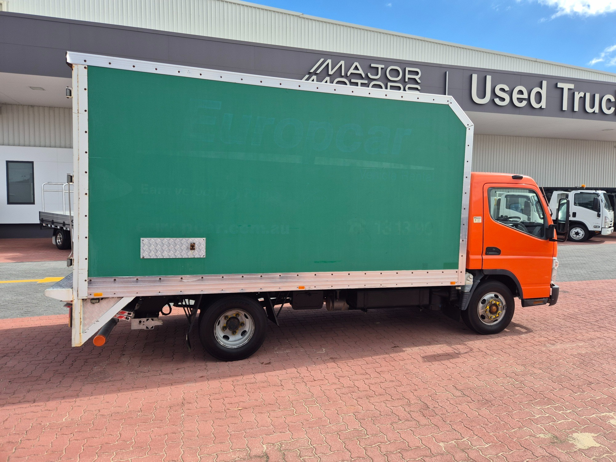 2003 MITSUBISHI FUSO CANTER MWB 5 SP MANUAL VAN & TAIL LIFT