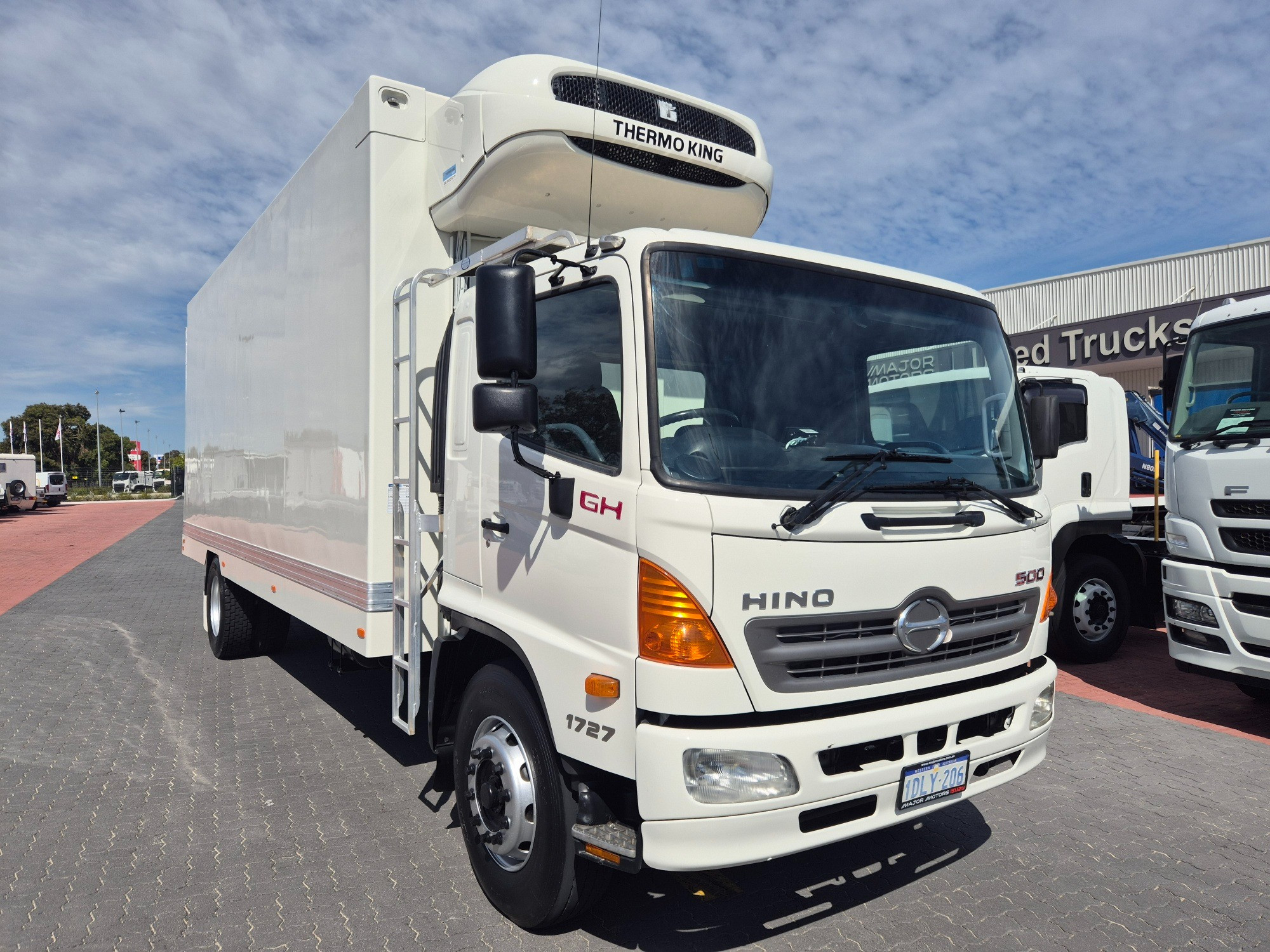 2010 HINO 500 GH8J 1727 XXLONG AIR (SIX) 10 PALLET 6 SP MANUAL FREEZER TRUCK