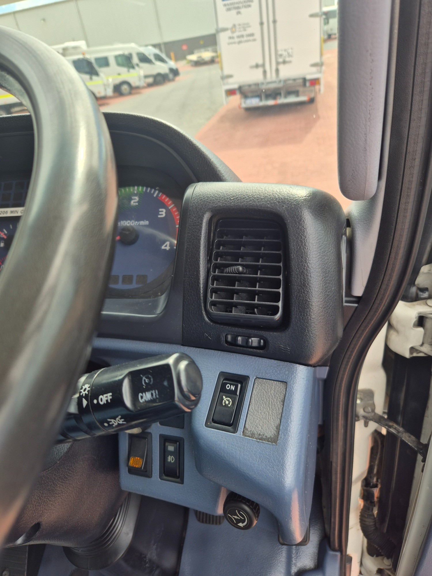 2010 HINO 500 GH8J 1727 XXLONG AIR (SIX) 10 PALLET 6 SP MANUAL FREEZER TRUCK