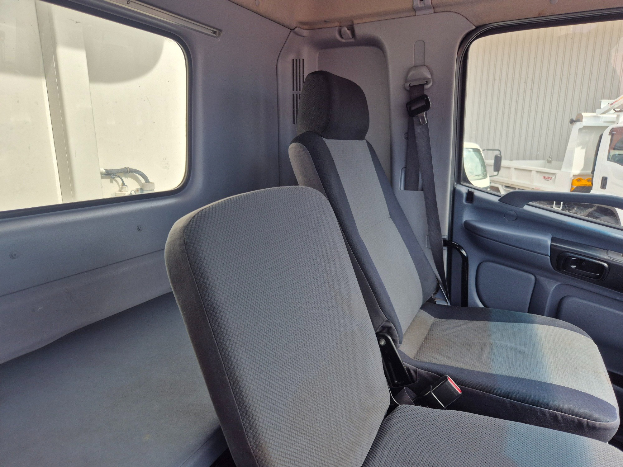 2010 HINO 500 GH8J 1727 XXLONG AIR (SIX) 10 PALLET 6 SP MANUAL FREEZER TRUCK