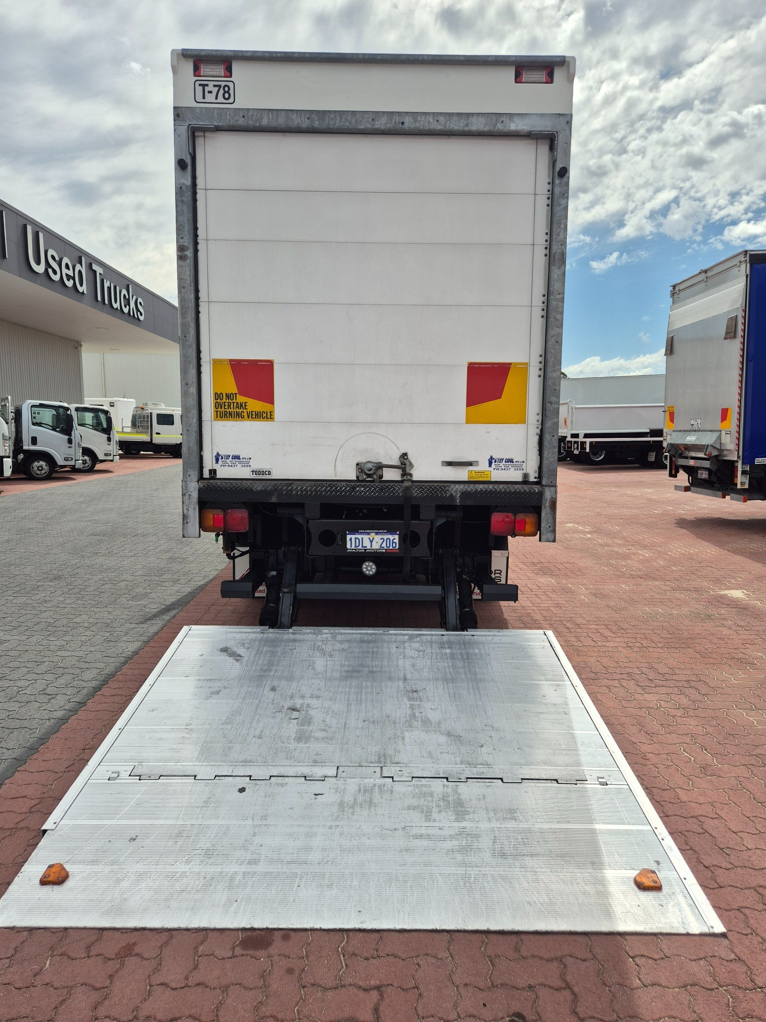 2010 HINO 500 GH8J 1727 XXLONG AIR (SIX) 10 PALLET 6 SP MANUAL FREEZER TRUCK