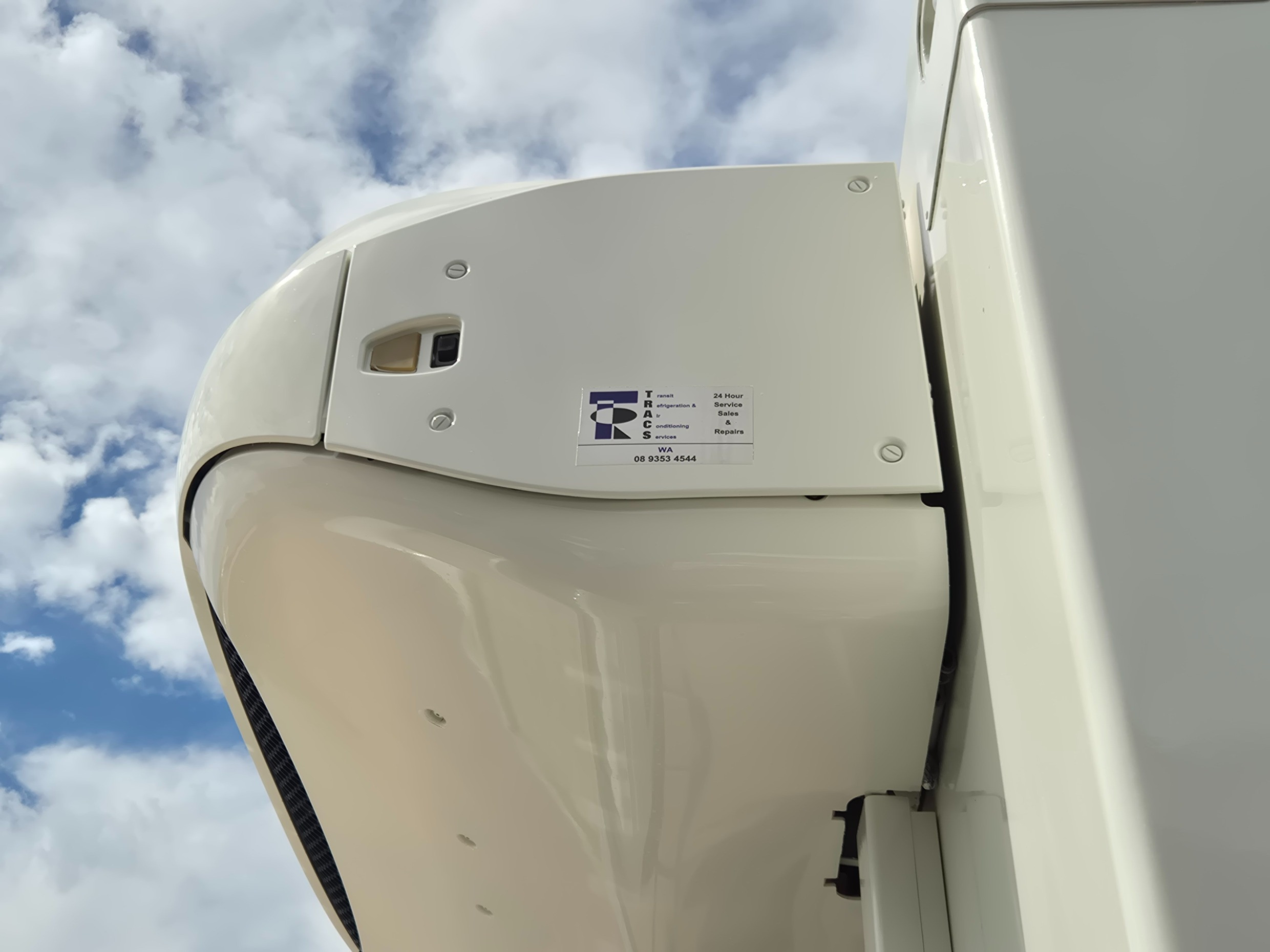 2010 HINO 500 GH8J 1727 XXLONG AIR (SIX) 10 PALLET 6 SP MANUAL FREEZER TRUCK