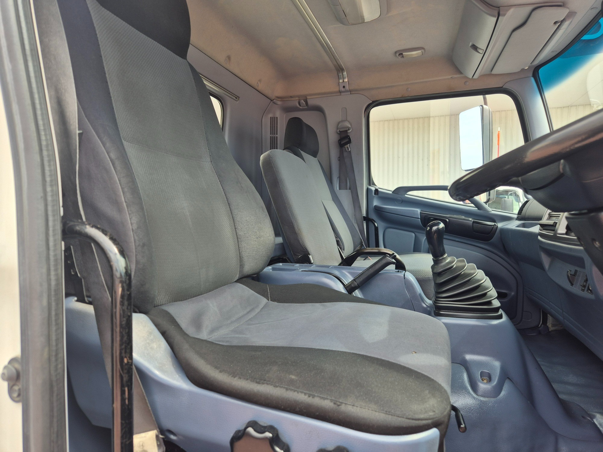 2010 HINO 500 GH8J 1727 XXLONG AIR (SIX) 10 PALLET 6 SP MANUAL FREEZER TRUCK