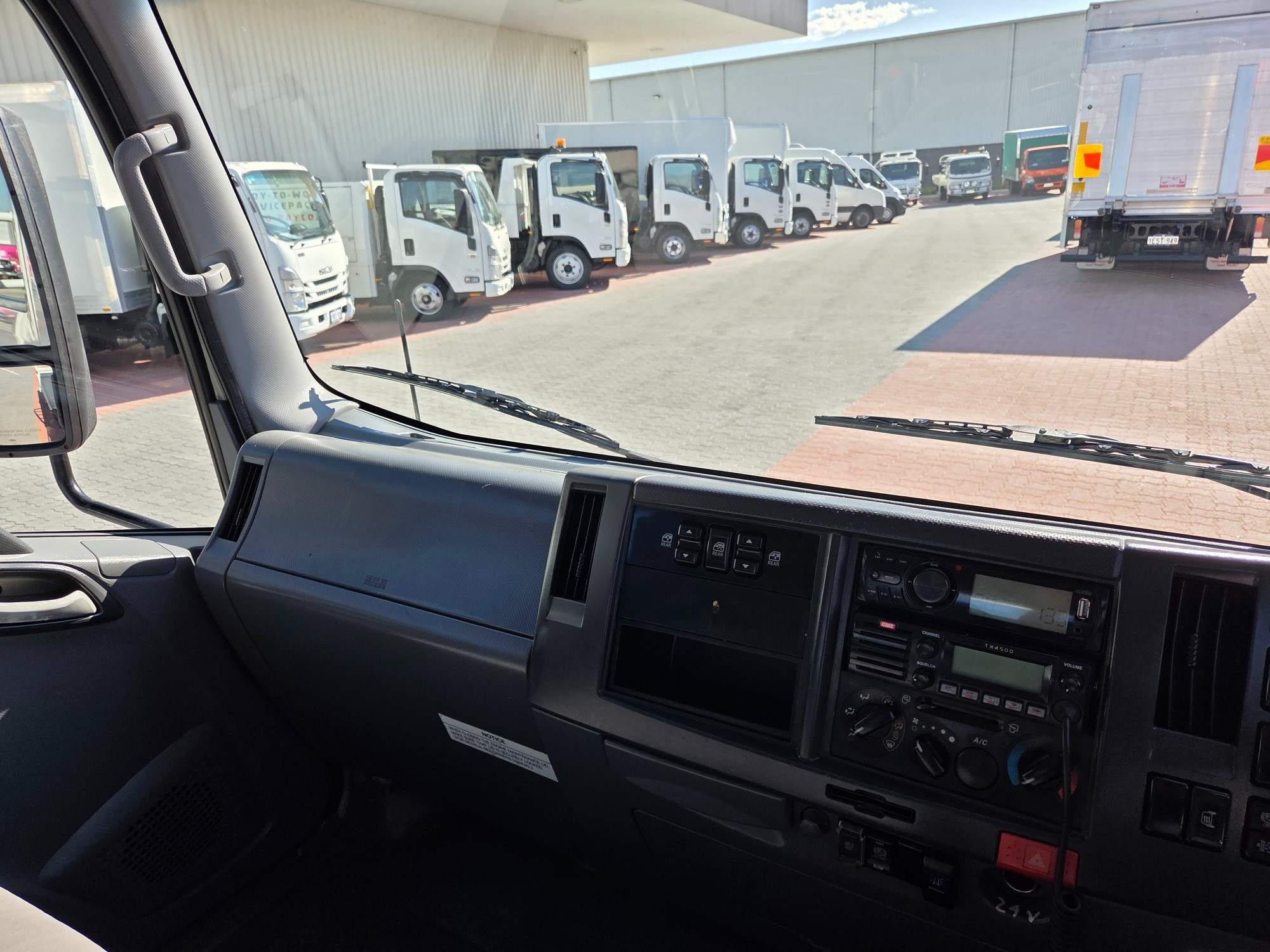 2015 ISUZU NQR NH 450 CREW 6 SP MANUAL C/CHAS