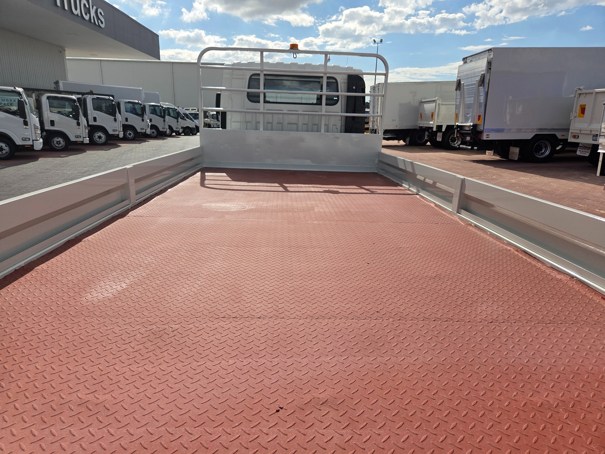 2015 ISUZU NQR NH 450 CREW 6 SP MANUAL C/CHAS