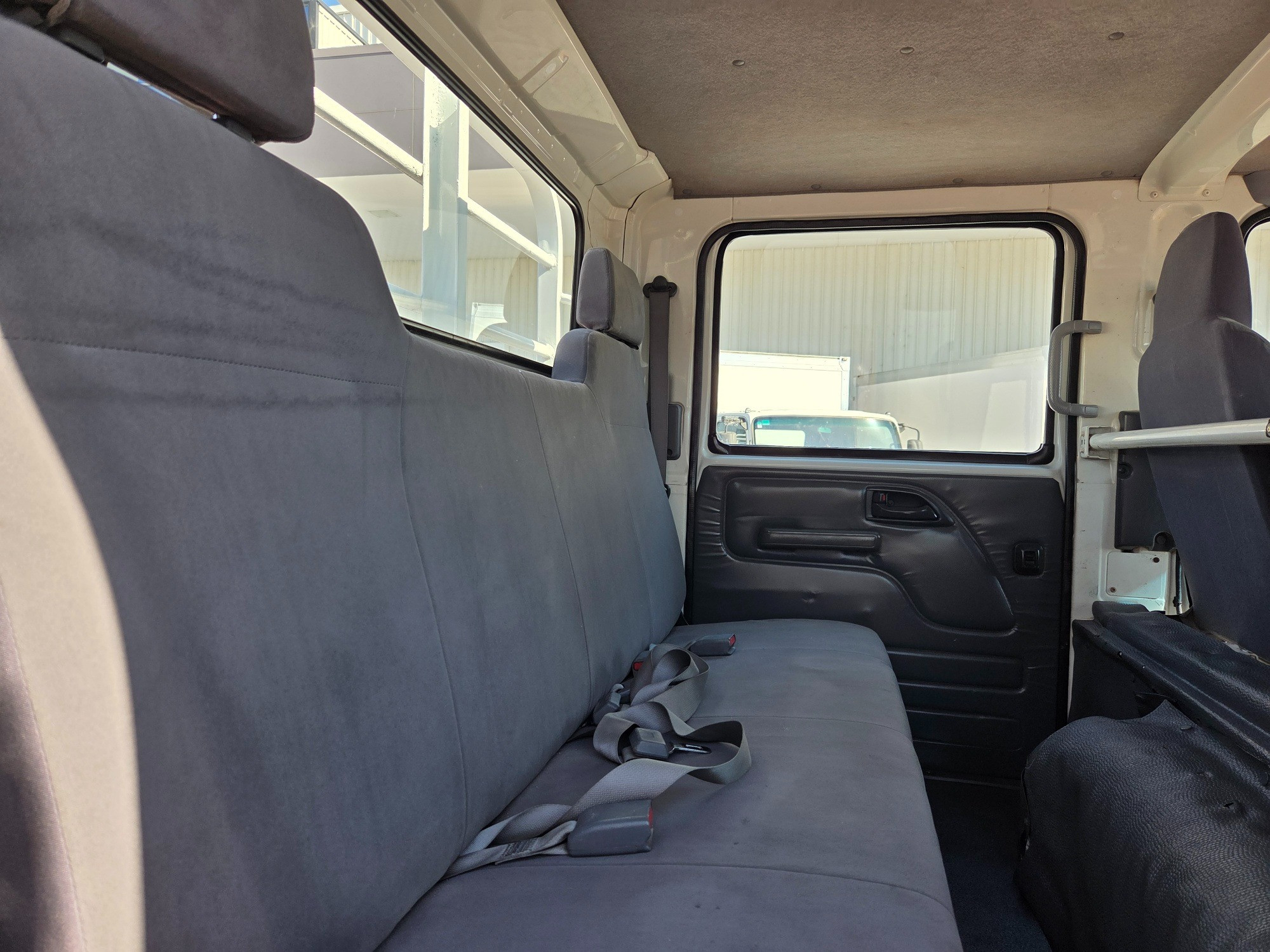 2015 ISUZU NQR NH 450 CREW 6 SP MANUAL C/CHAS