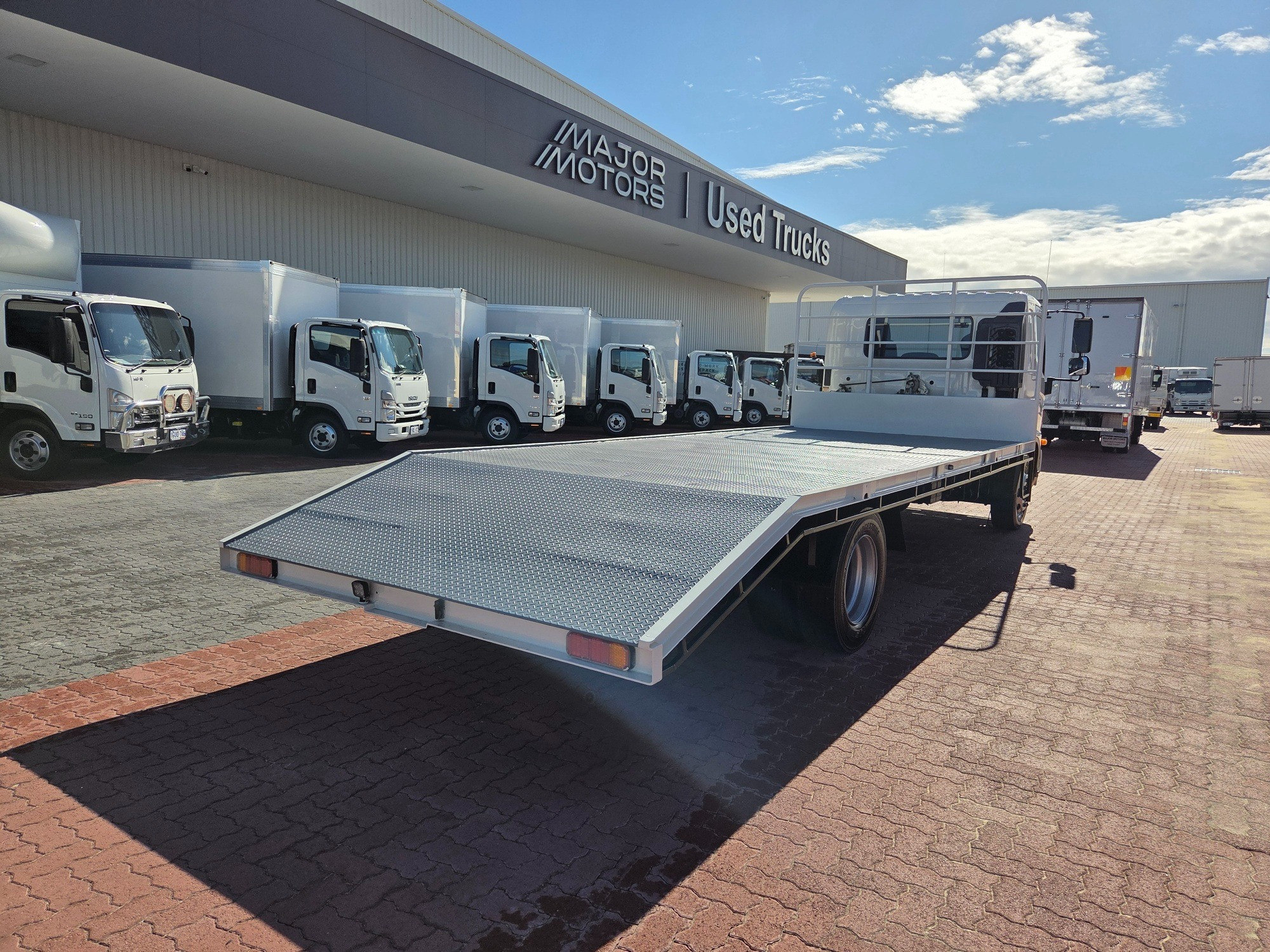 2014 HINO 500 FE7J FE1426 AIR XLWB 6 SP MANUAL C/CHAS