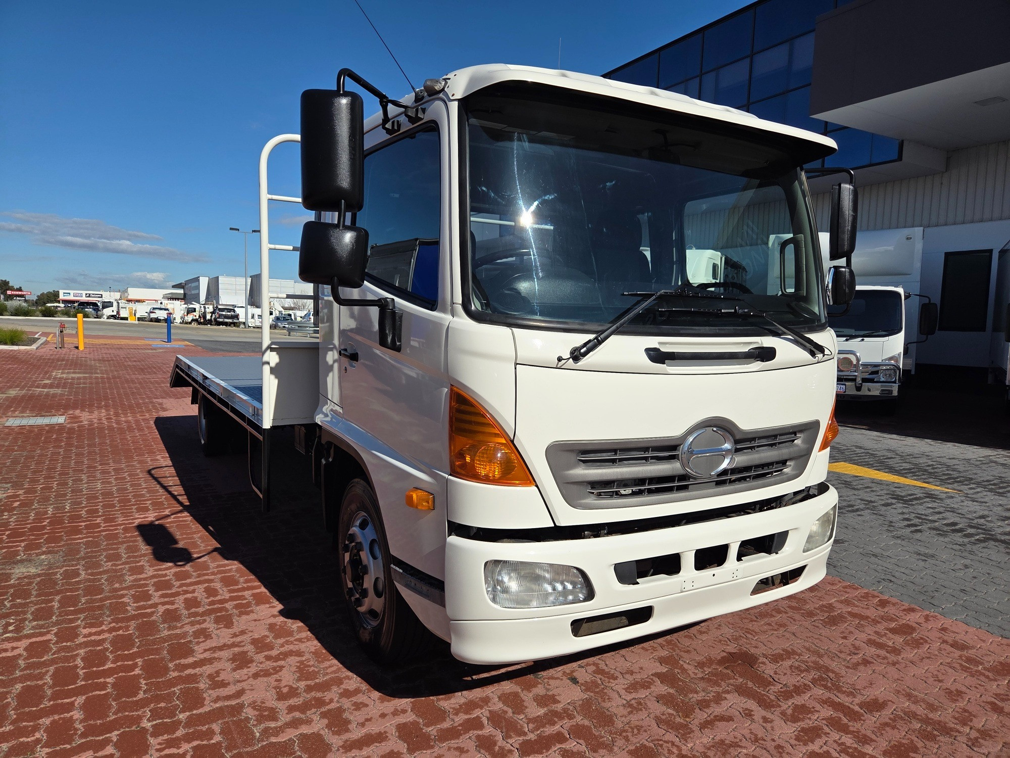 2014 HINO 500 FE7J FE1426 AIR XLWB 6 SP MANUAL C/CHAS
