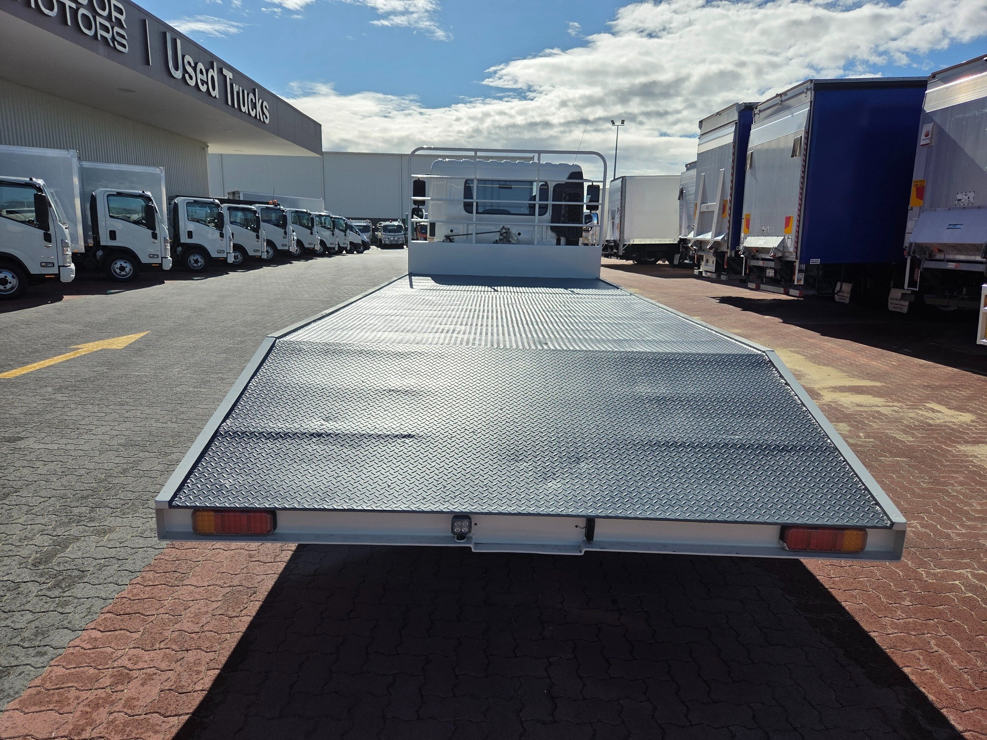 2014 HINO 500 FE7J FE1426 AIR XLWB 6 SP MANUAL C/CHAS