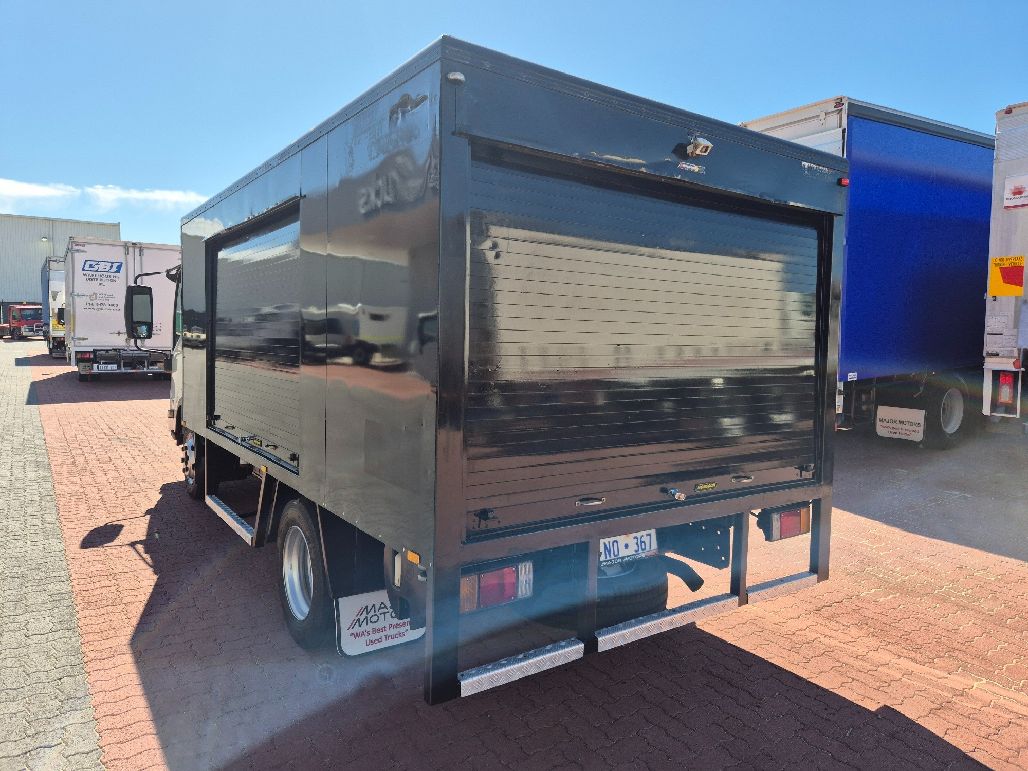 2017 ISUZU NPR N MY15 65/45-190 (MWB) 6 SP MANUAL SERVICE BODY