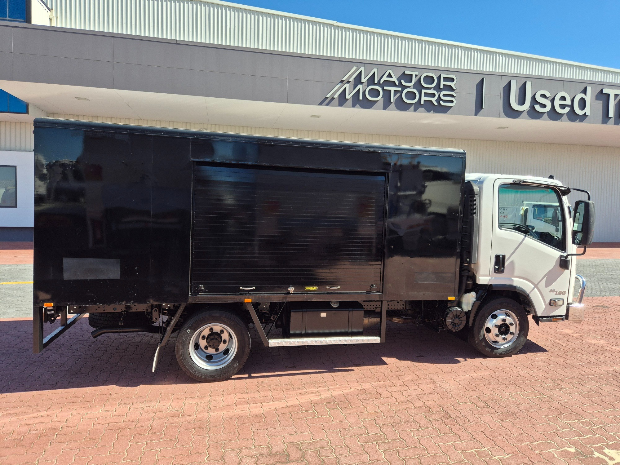 2017 ISUZU NPR N MY15 65/45-190 (MWB) 6 SP MANUAL SERVICE BODY