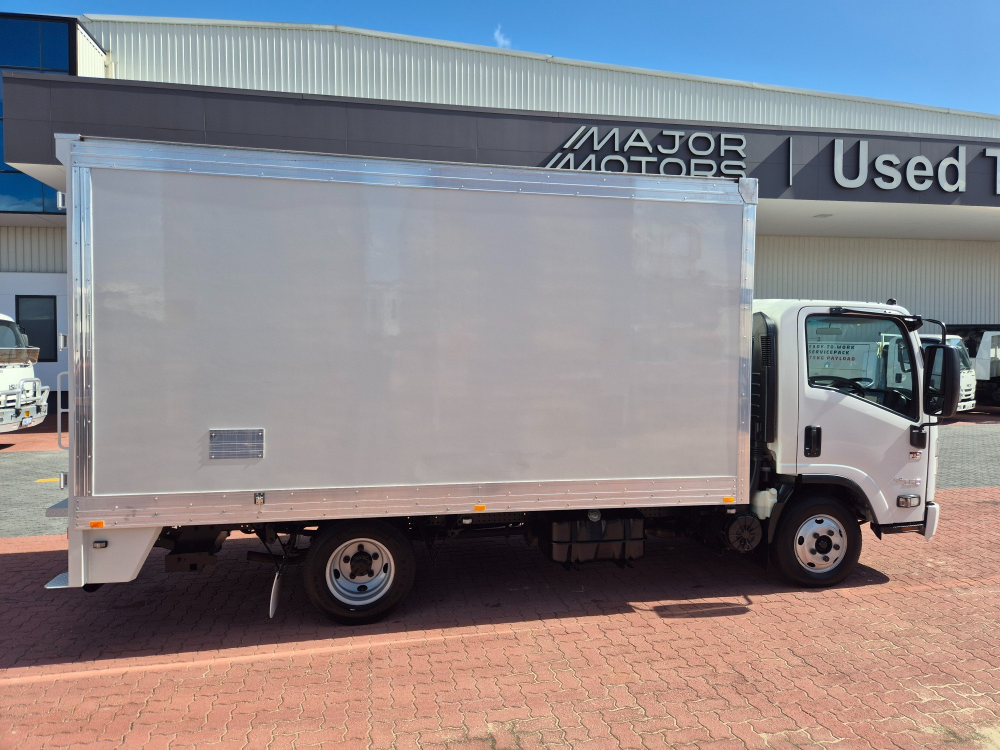 2022 ISUZU NNR NH MY21 45-150 (MWB) 6 SP AUTOMATED MANUAL VAN WITH TAIL LIFT