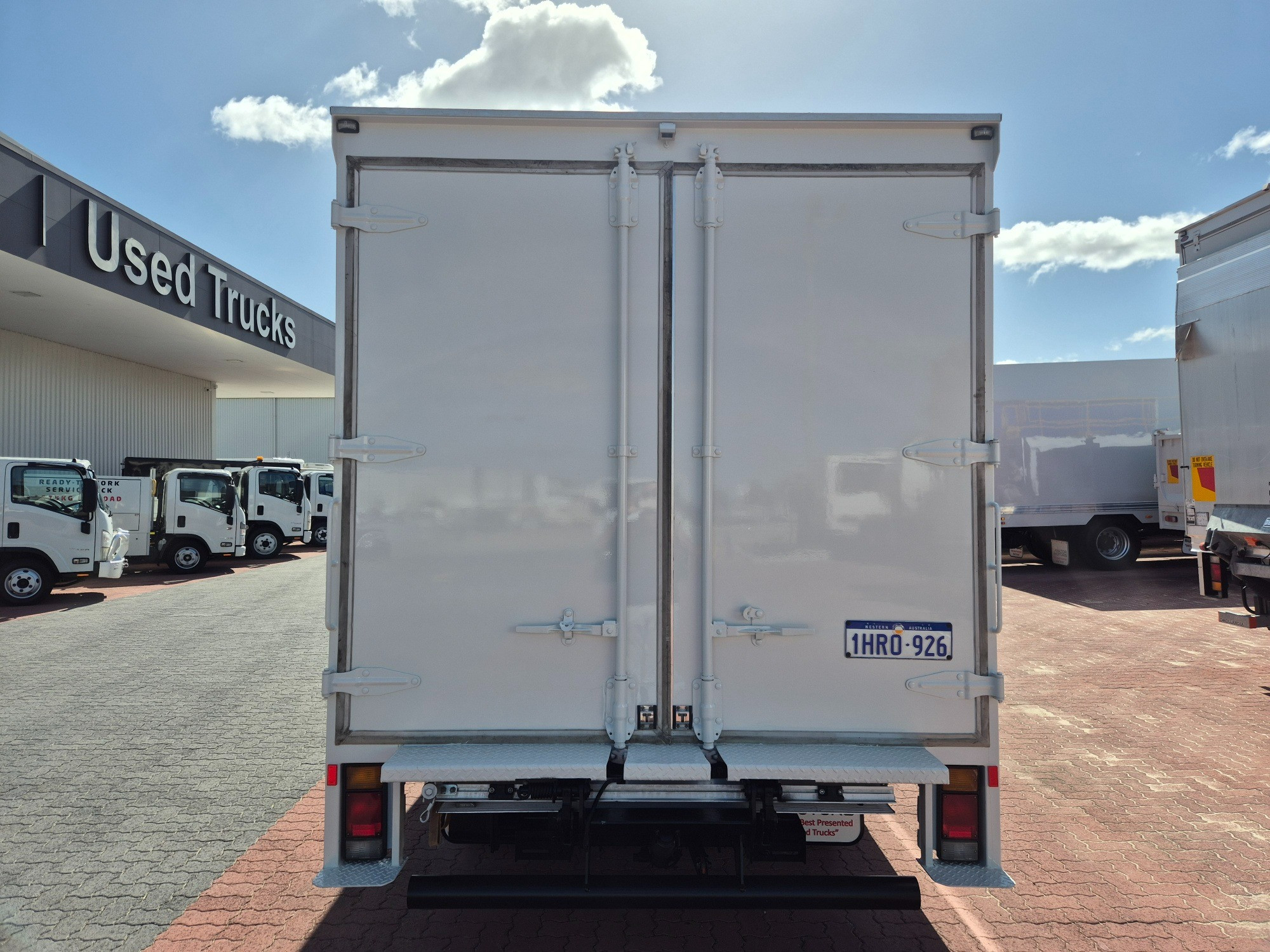 2022 ISUZU NNR NH MY21 45-150 (MWB) 6 SP AUTOMATED MANUAL VAN WITH TAIL LIFT
