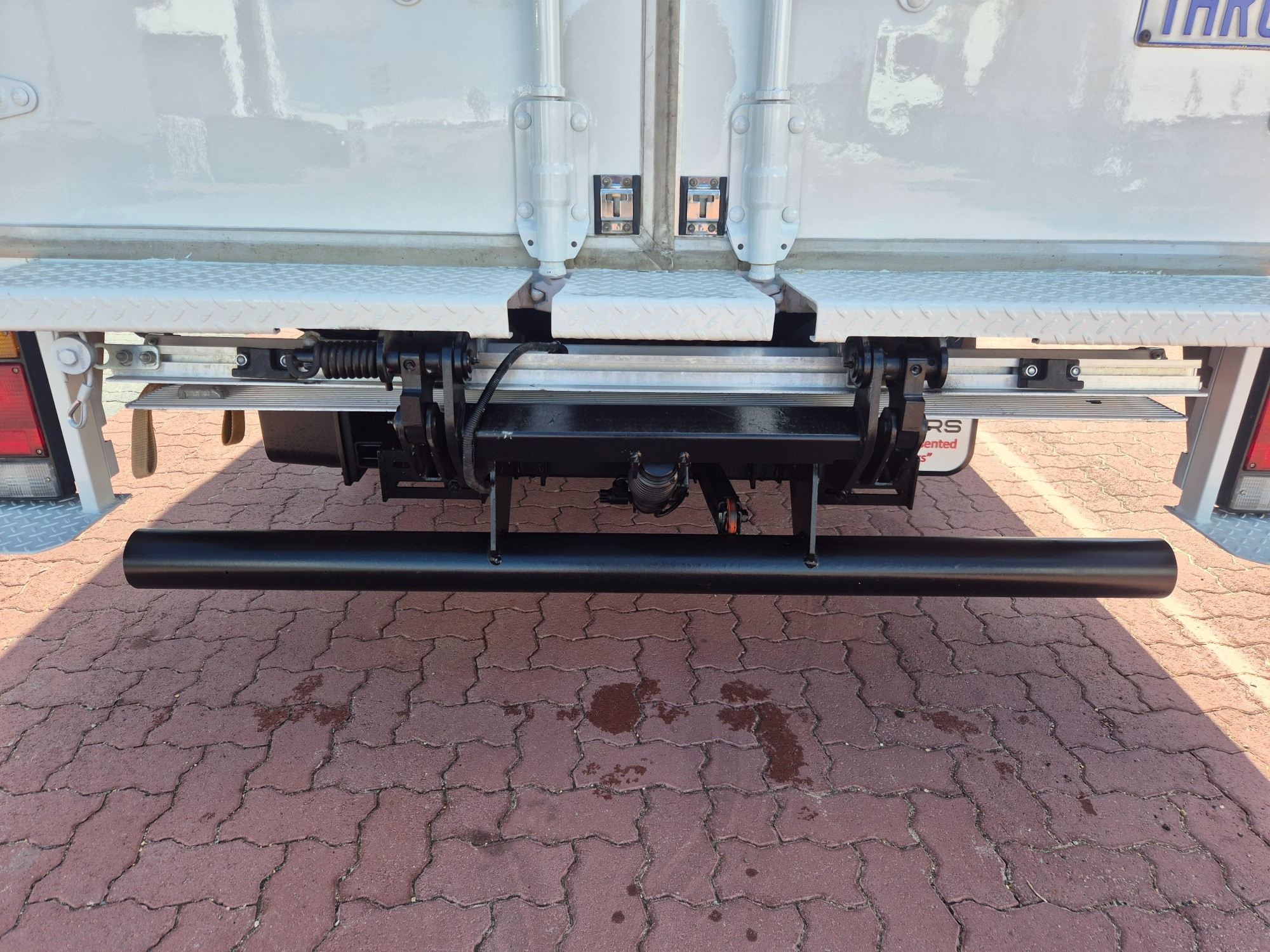 2022 ISUZU NNR NH MY21 45-150 (MWB) 6 SP AUTOMATED MANUAL VAN WITH TAIL LIFT