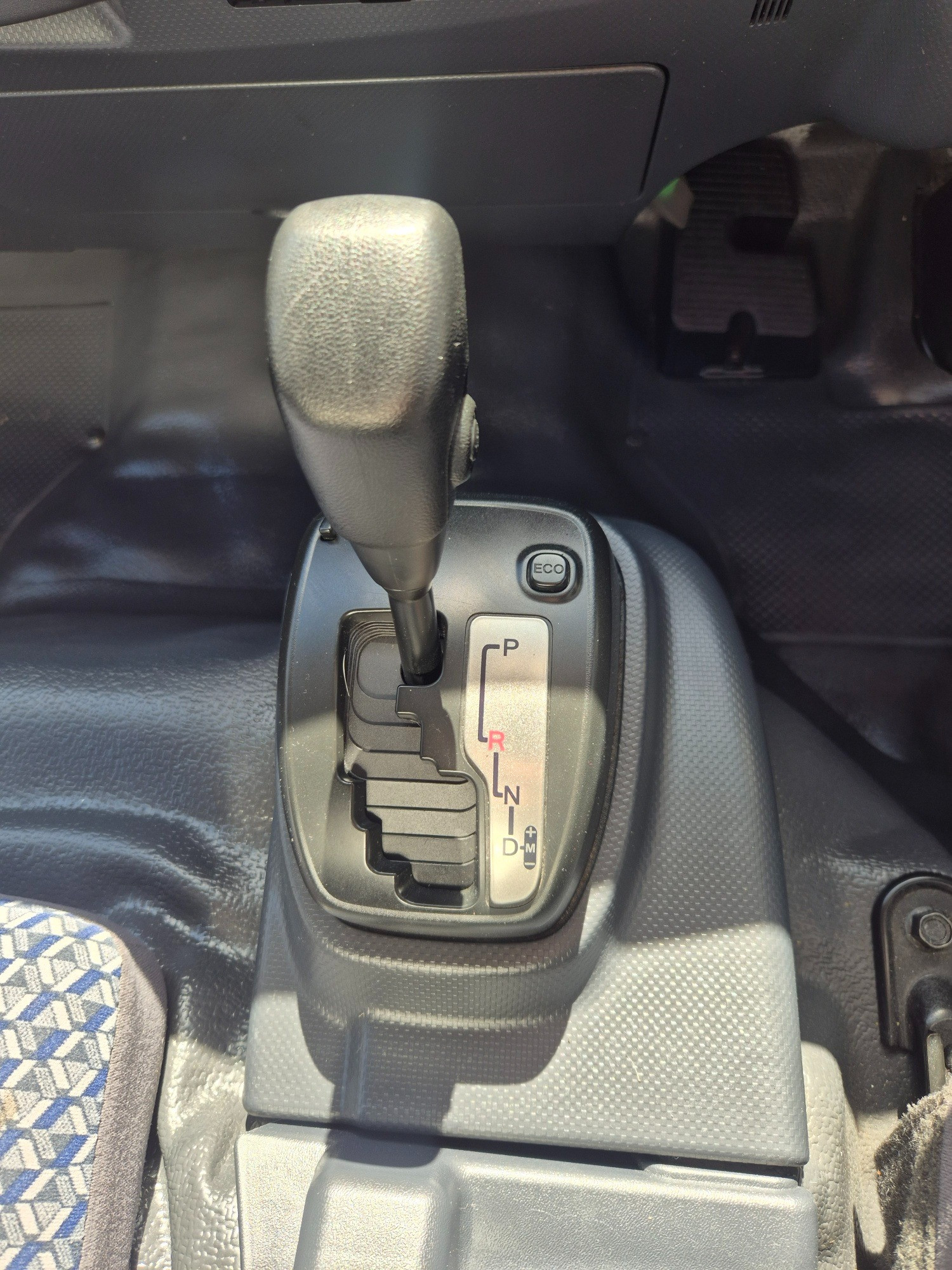 2022 ISUZU NNR NH MY21 45-150 (MWB) 6 SP AUTOMATED MANUAL VAN WITH TAIL LIFT
