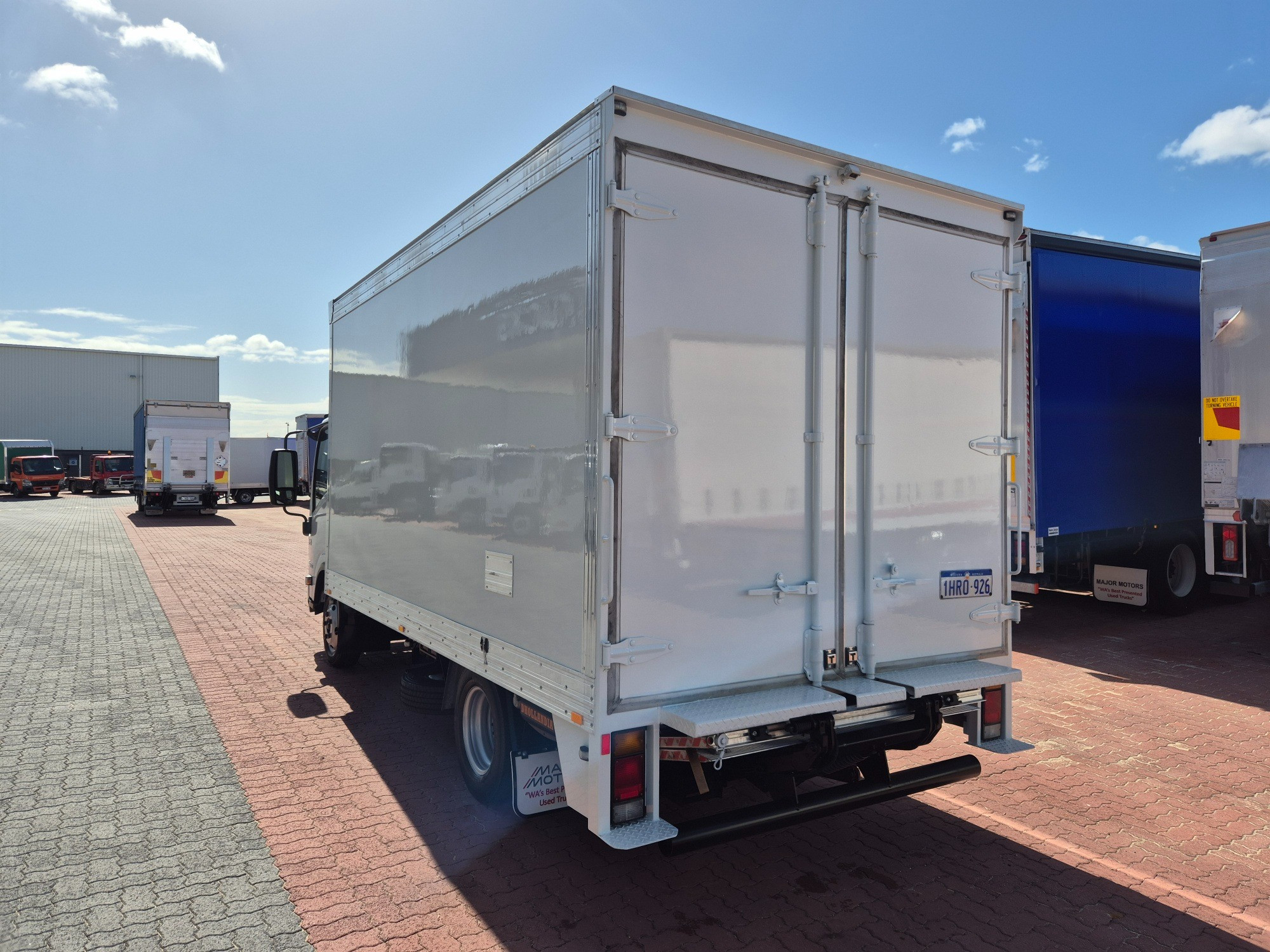 2022 ISUZU NNR NH MY21 45-150 (MWB) 6 SP AUTOMATED MANUAL VAN WITH TAIL LIFT