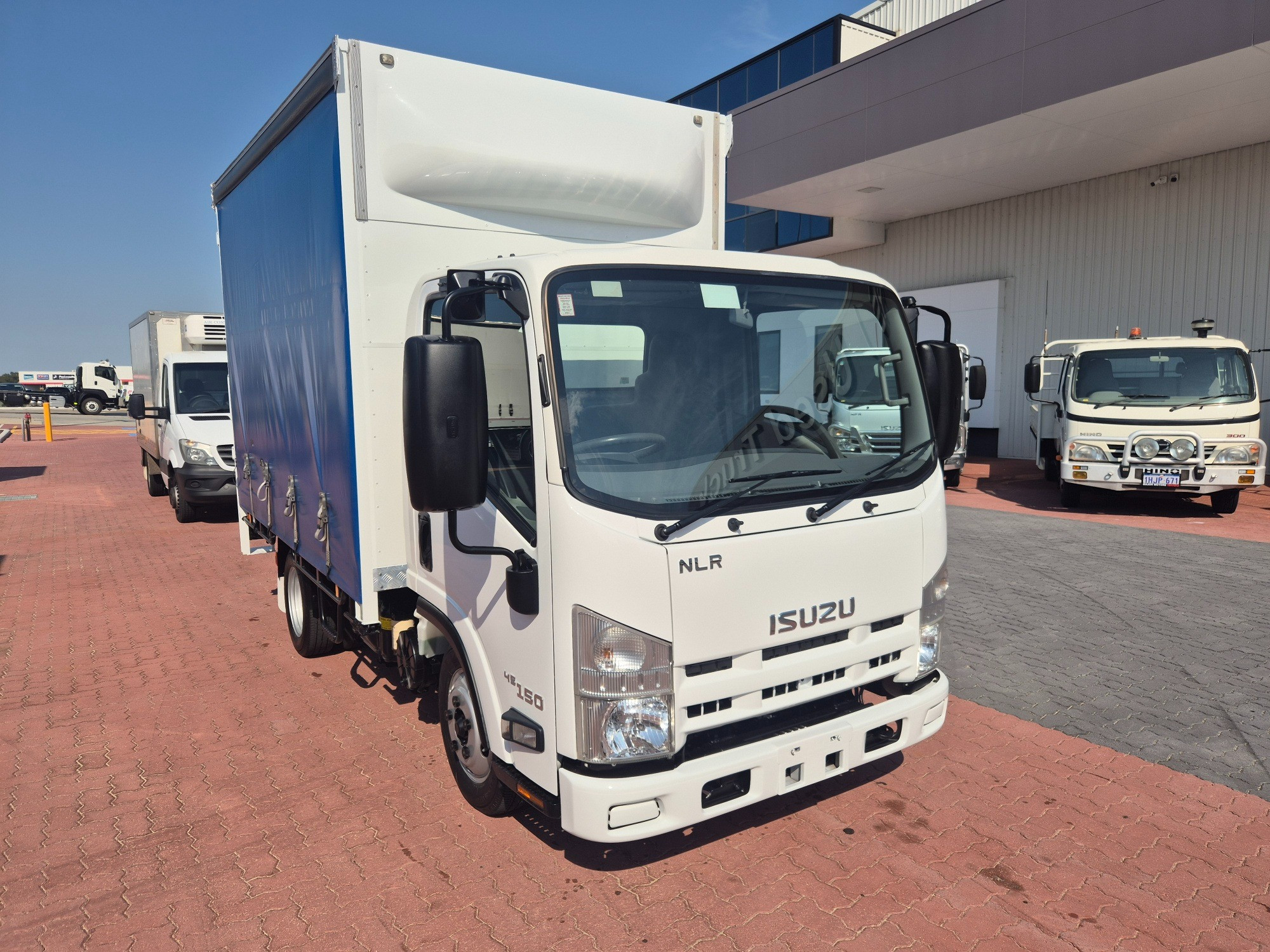 2015 ISUZU NLR N MY15 45-150 (MWB) 6 SP MANUAL TAUTLINER
