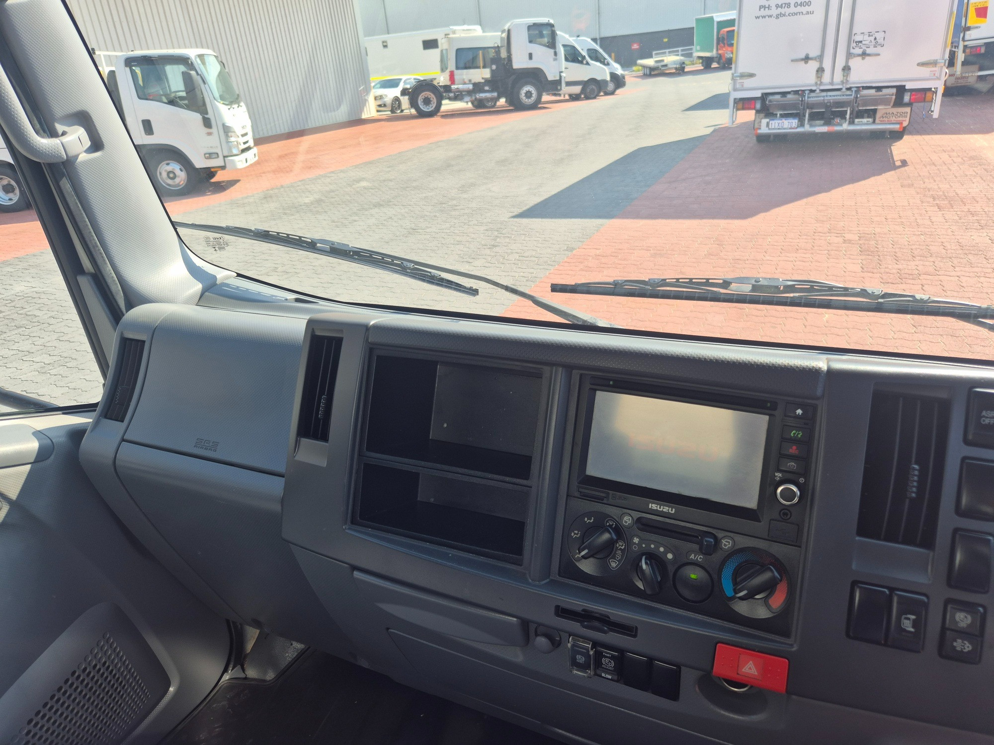 2015 ISUZU NLR N MY15 45-150 (MWB) 6 SP MANUAL TAUTLINER