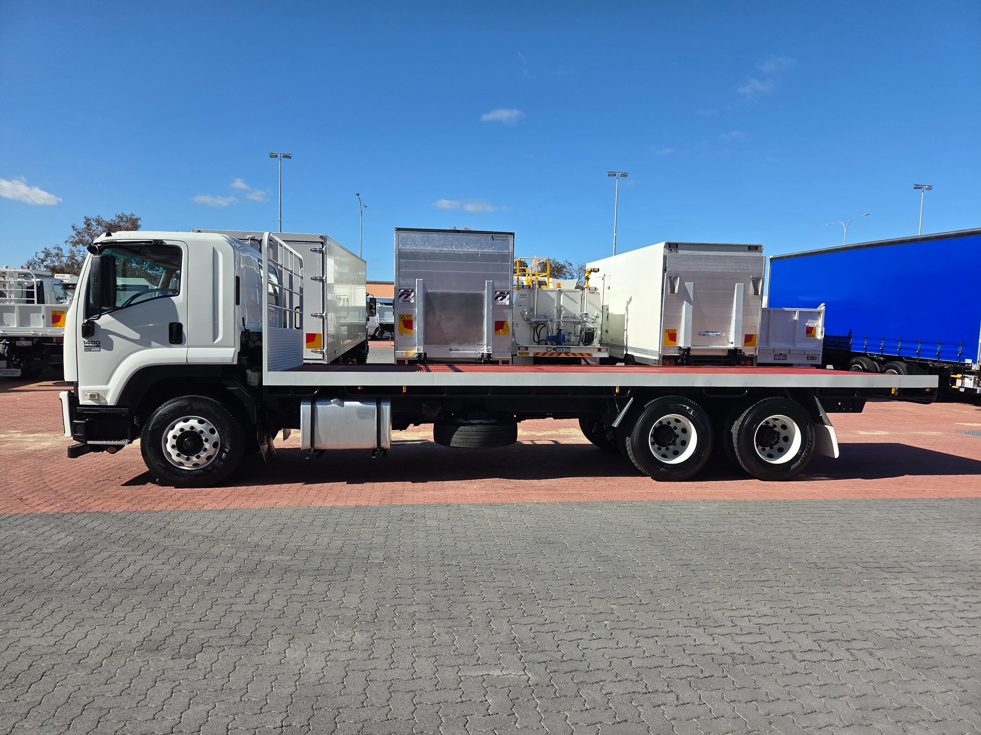 2011 ISUZU FVY FH 1400 AUTO (6x4) AUTOMATIC TRAY