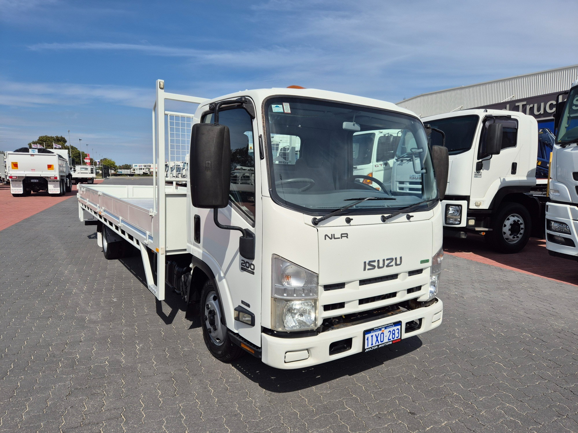 2013 ISUZU NLR 200 XLWB AUTOMATED MANUAL TRAY