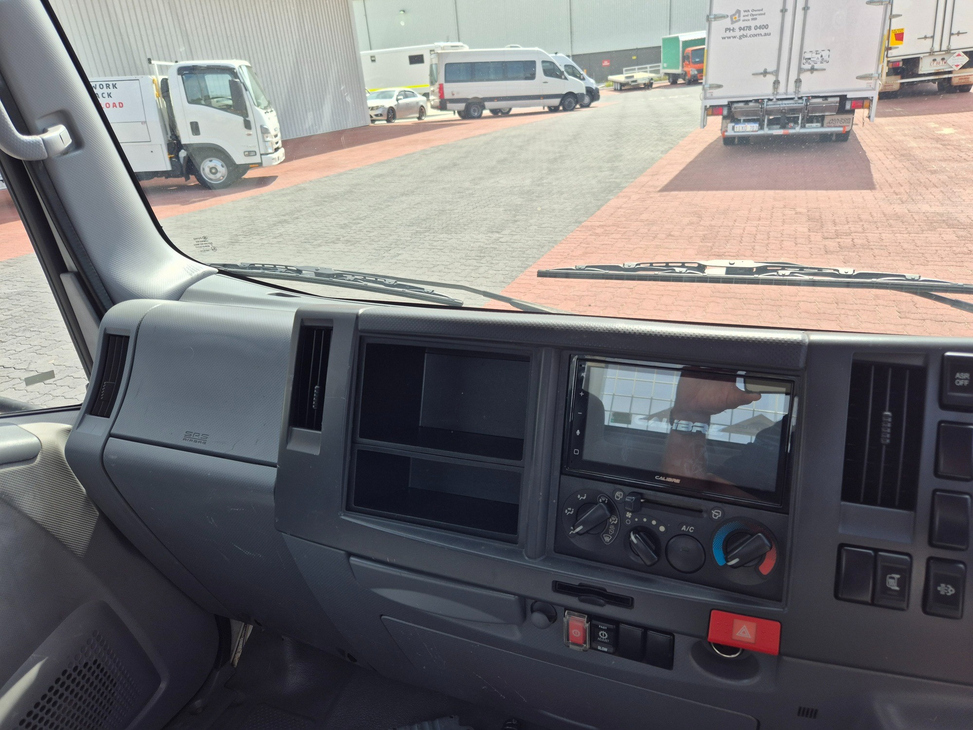 2013 ISUZU NLR 200 XLWB AUTOMATED MANUAL TRAY