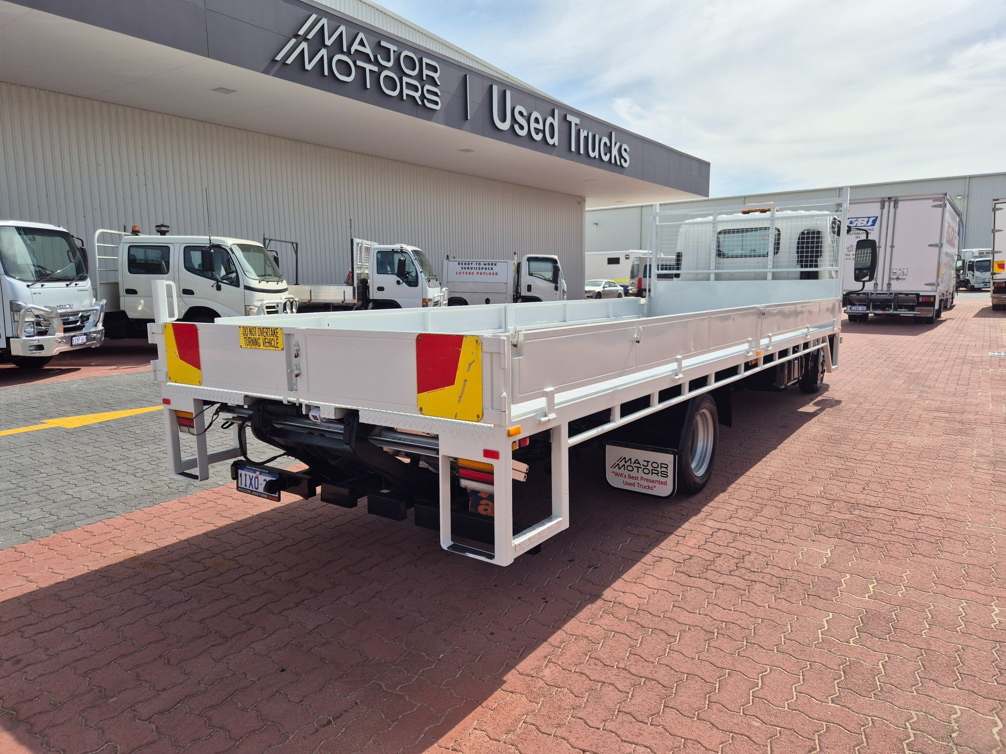 2013 ISUZU NLR 200 XLWB AUTOMATED MANUAL TRAY