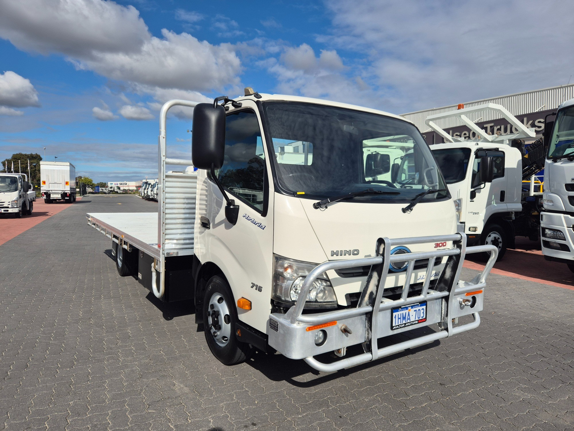 2015 HINO 300 XKU720R 716 HYBRID 3,.5 TON LWB 5 SP AUTOMATED MANUAL C/CHAS