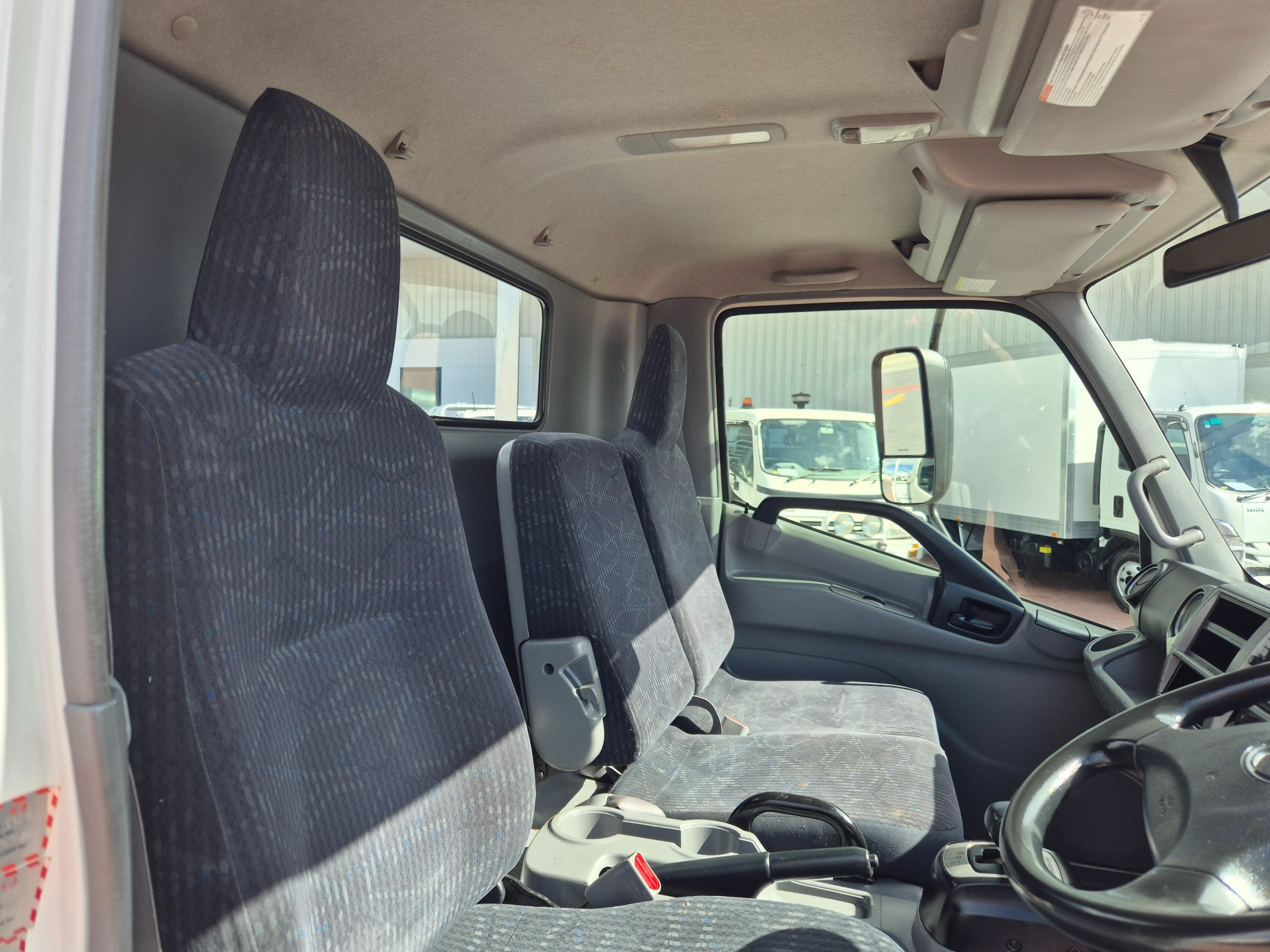 2015 HINO 300 XKU720R 716 HYBRID 3,.5 TON LWB 5 SP AUTOMATED MANUAL C/CHAS
