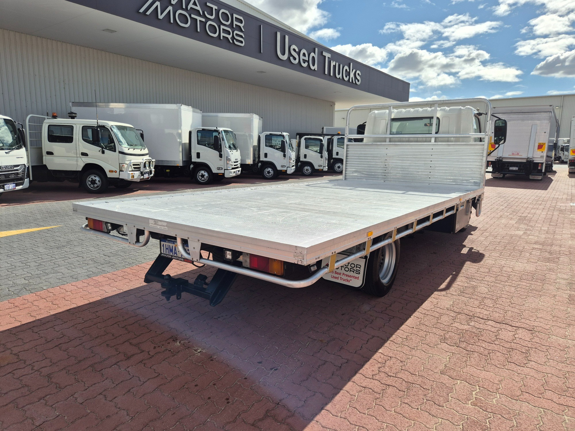 2015 HINO 300 XKU720R 716 HYBRID 3,.5 TON LWB 5 SP AUTOMATED MANUAL C/CHAS