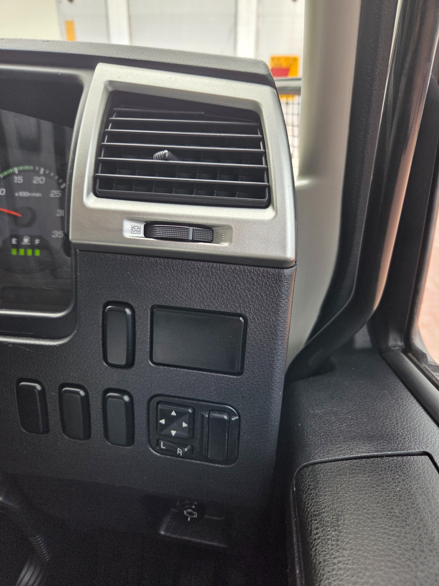 2022 FUSO FIGHTER 1124 AUTOMATIC TRAY