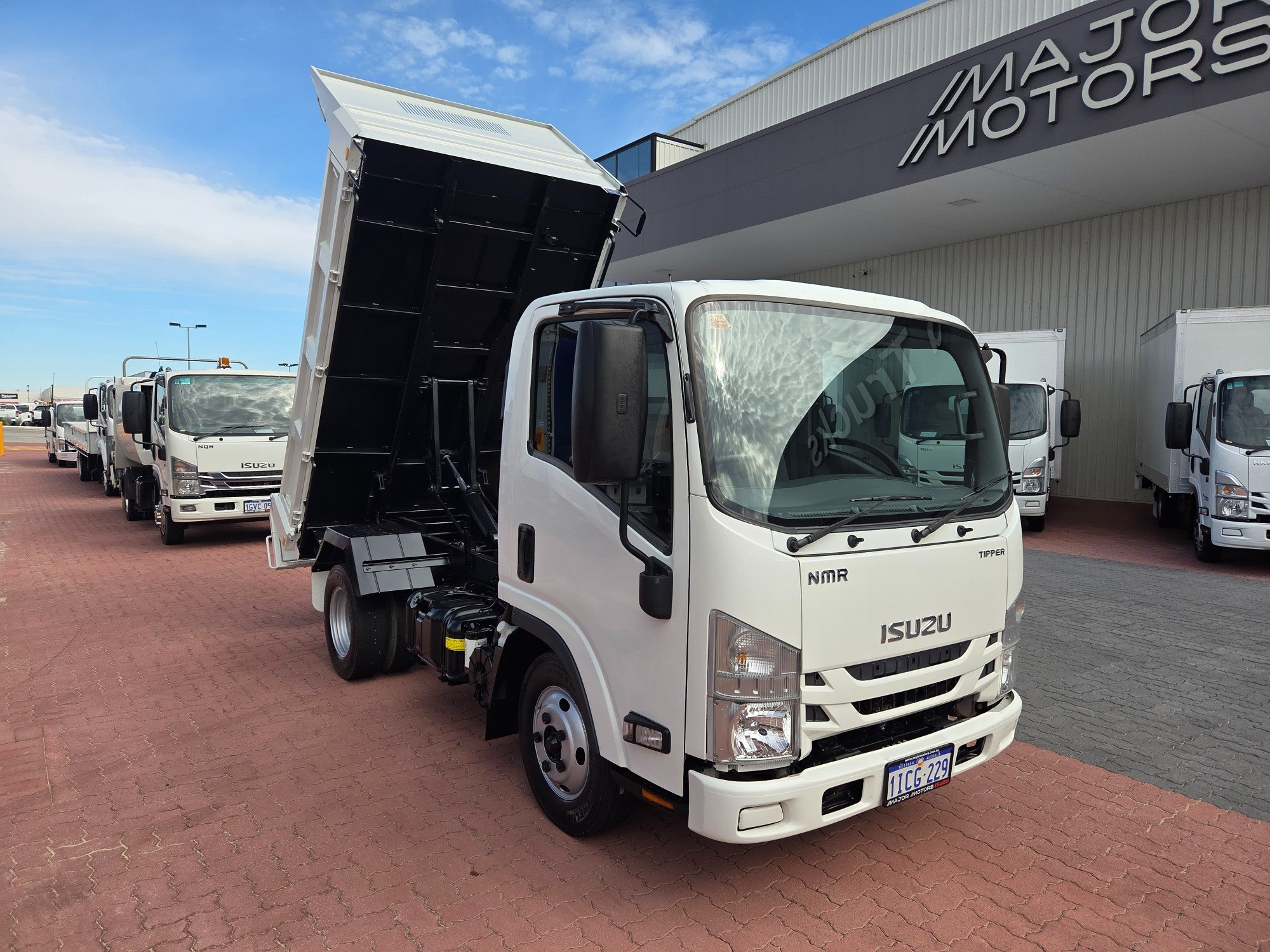 2021 ISUZU NMR 60/45-150 3 TON MANUAL TIPPER