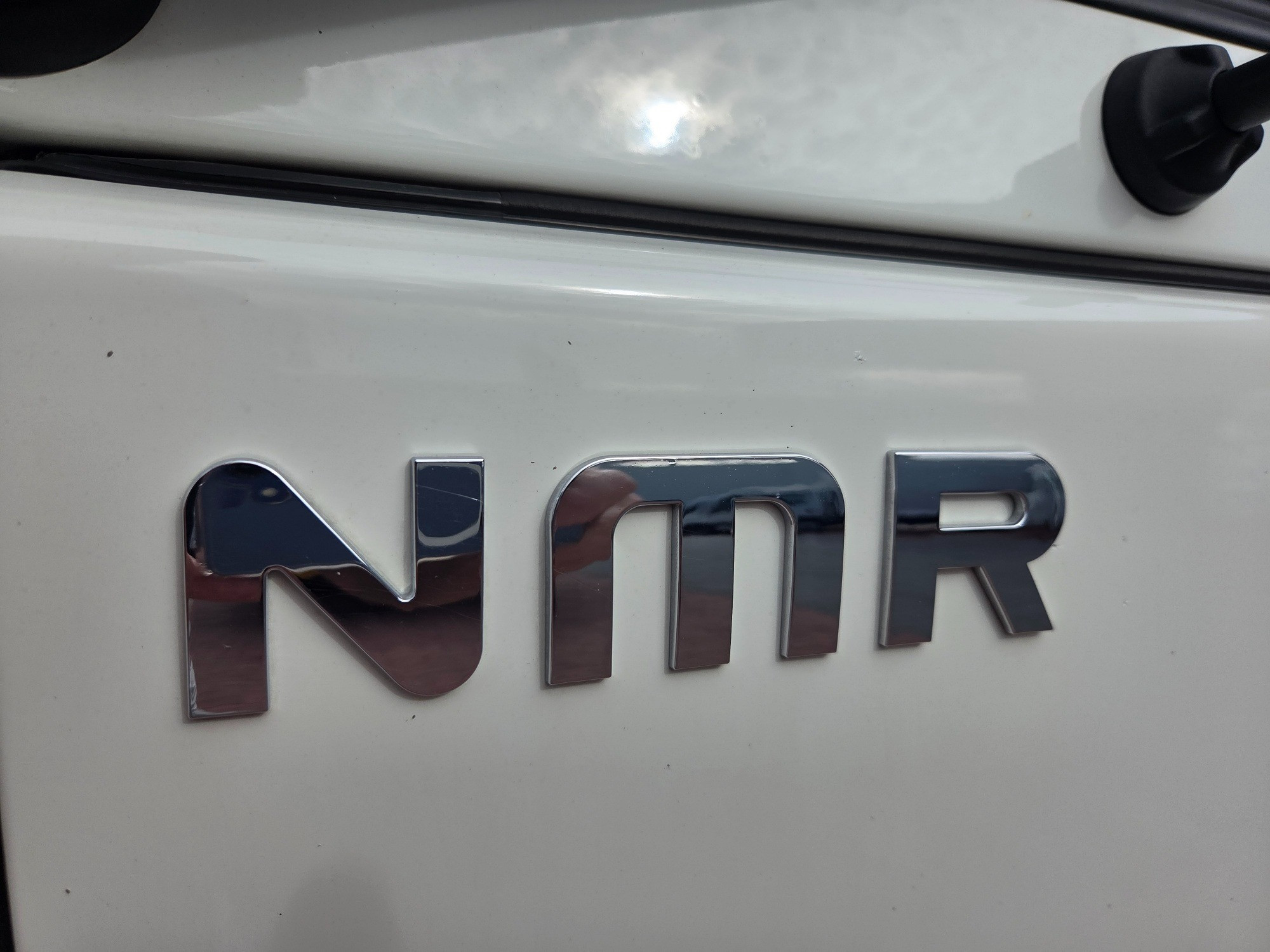 2021 ISUZU NMR 60/45-150 3 TON MANUAL TIPPER