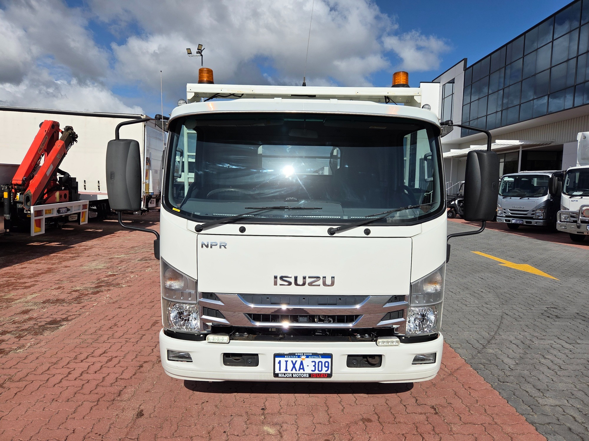 2016 ISUZU NPR N MY15 75-190 (LWB) 6 SP AMT TIPPER AND CRANE