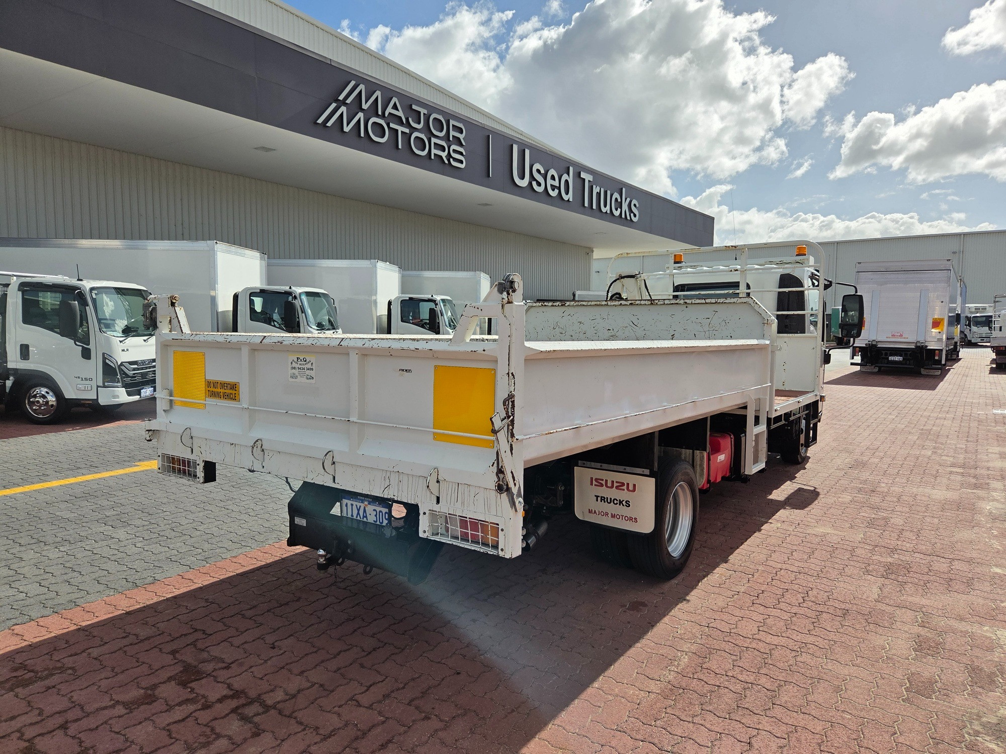 2016 ISUZU NPR N MY15 75-190 (LWB) 6 SP AMT TIPPER AND CRANE