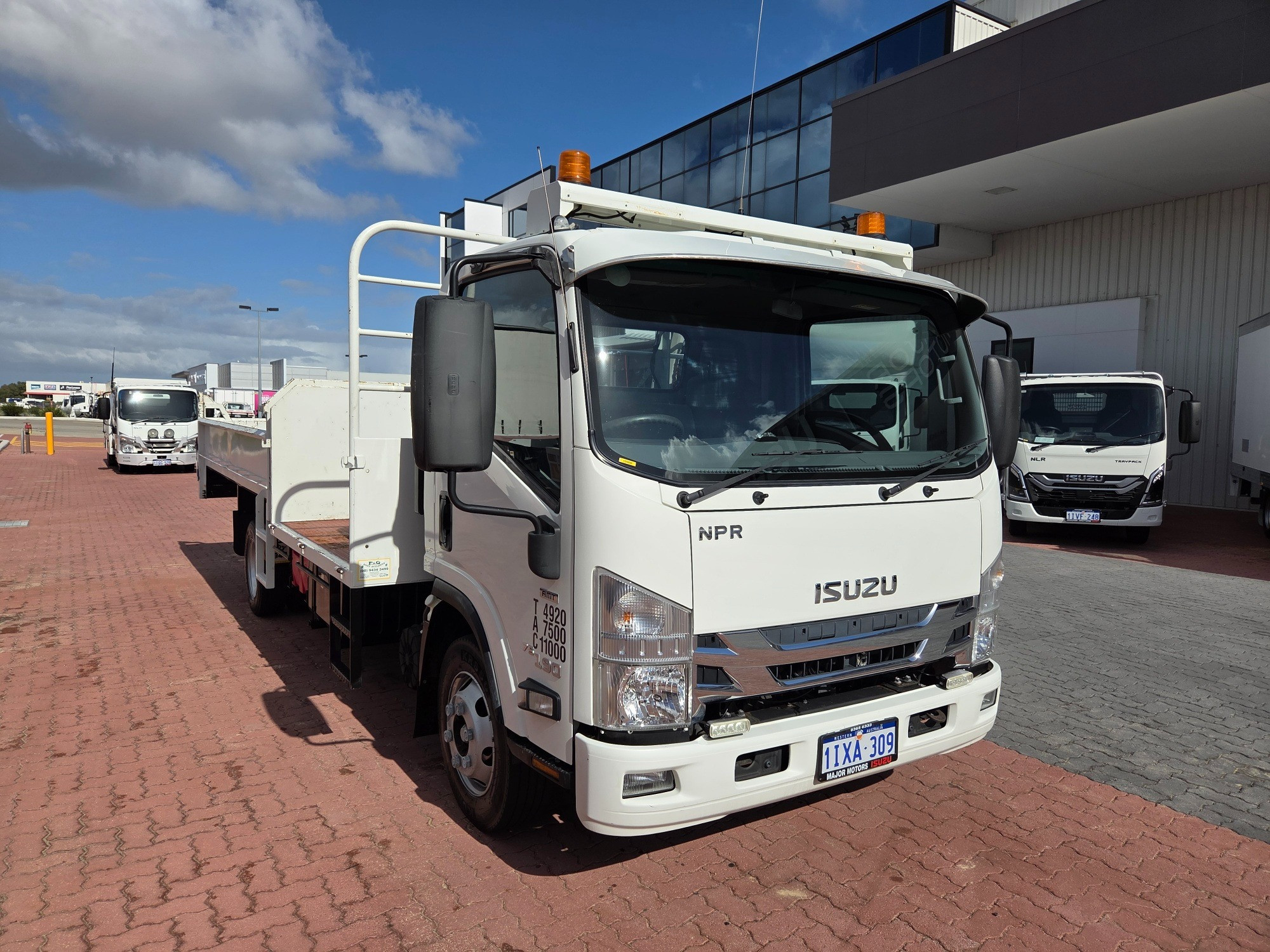 2016 ISUZU NPR N MY15 75-190 (LWB) 6 SP AMT TIPPER AND CRANE