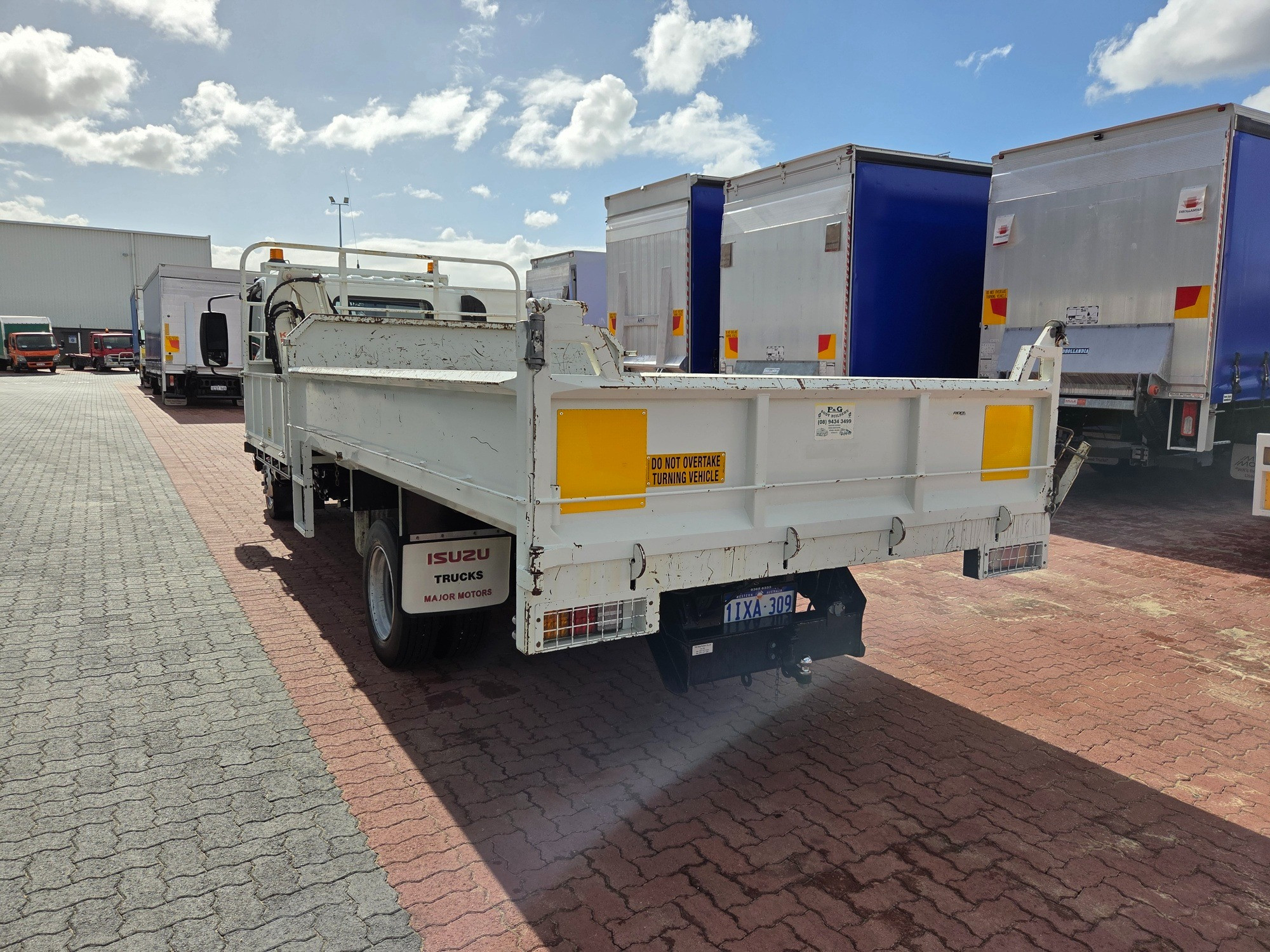 2016 ISUZU NPR N MY15 75-190 (LWB) 6 SP AMT TIPPER AND CRANE