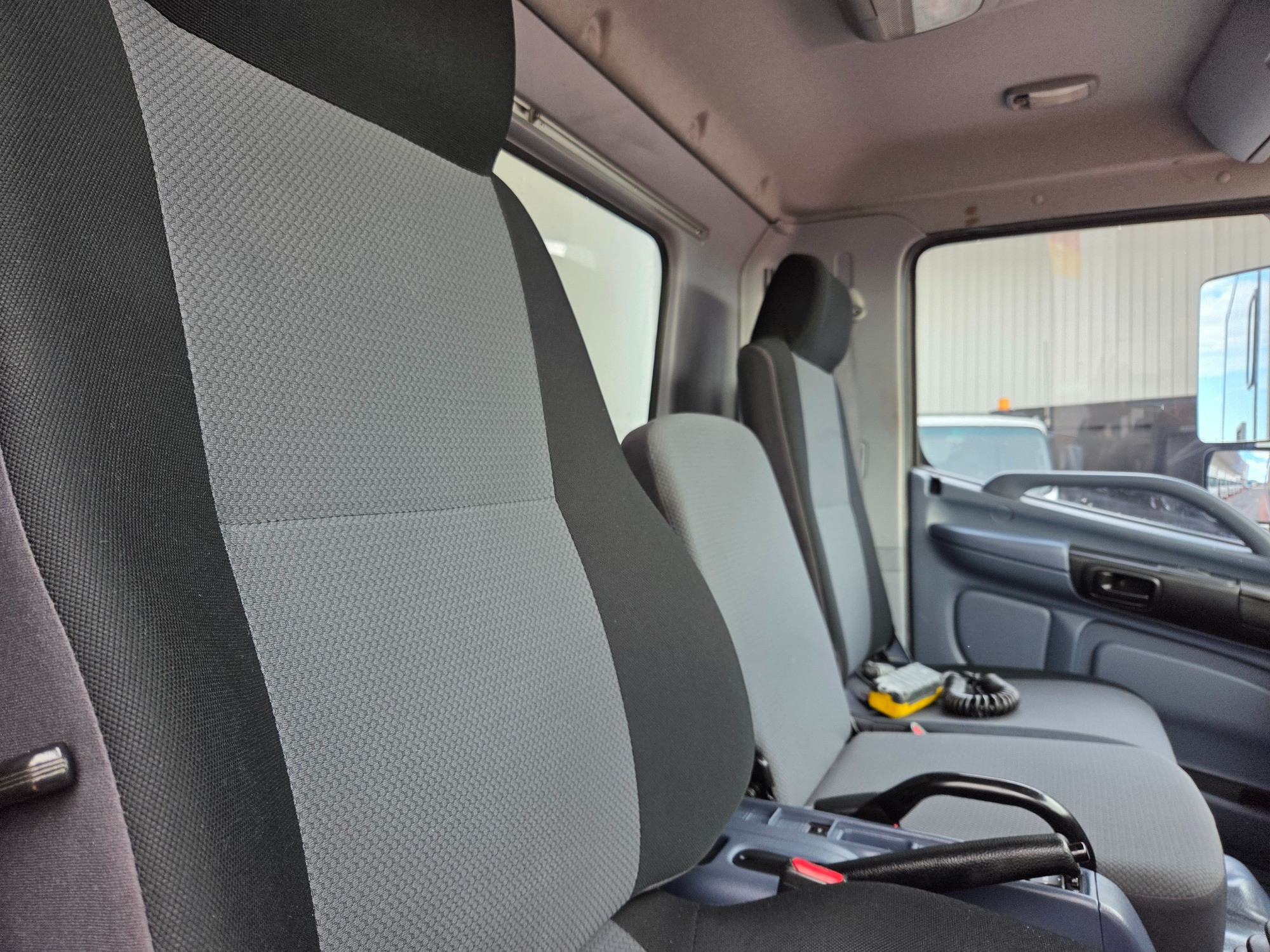 2010 HINO 500 FC6J 1018 MEDIUM 6 SP MANUAL SERVICE BODY